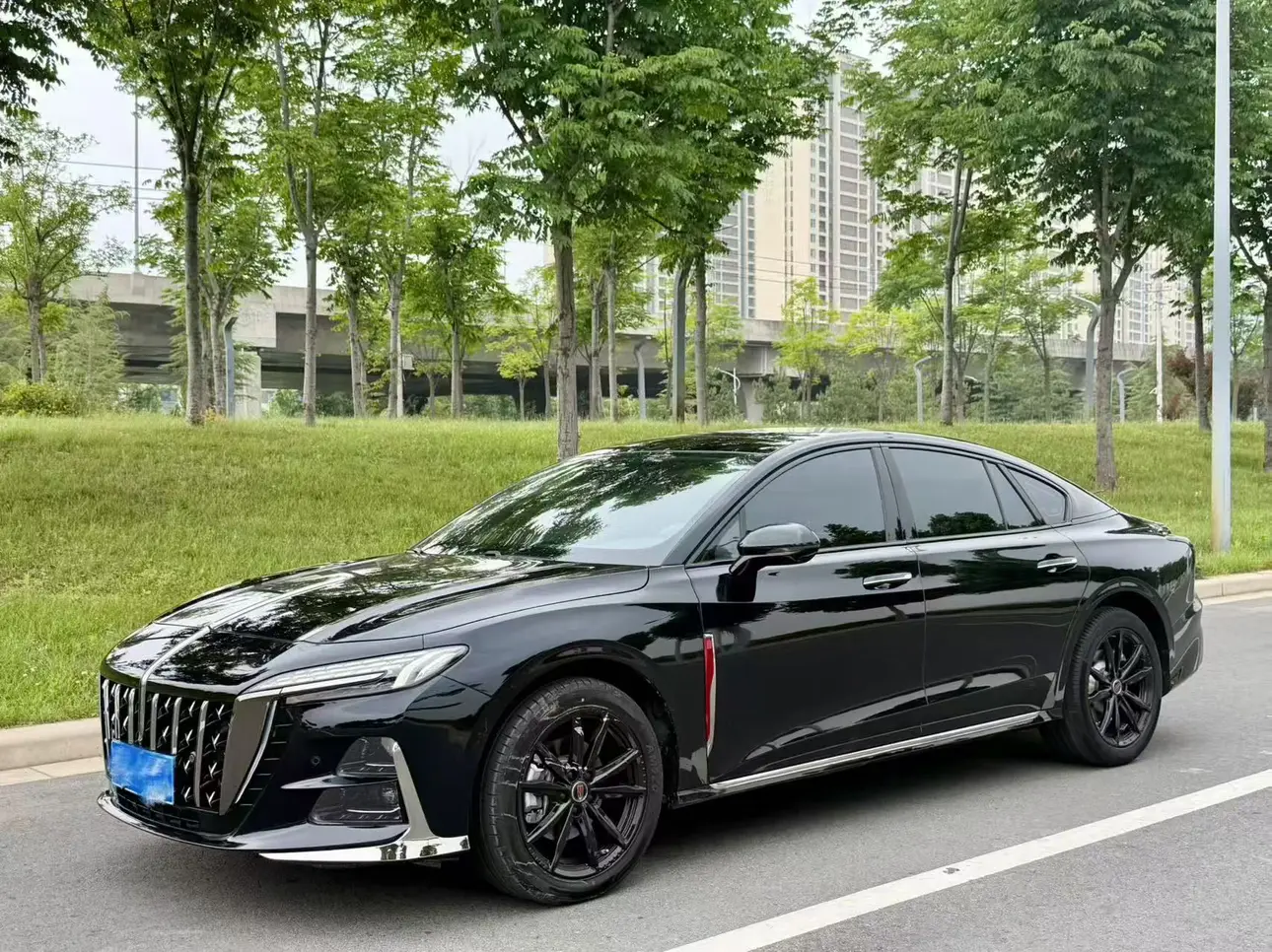 Hongqi H6