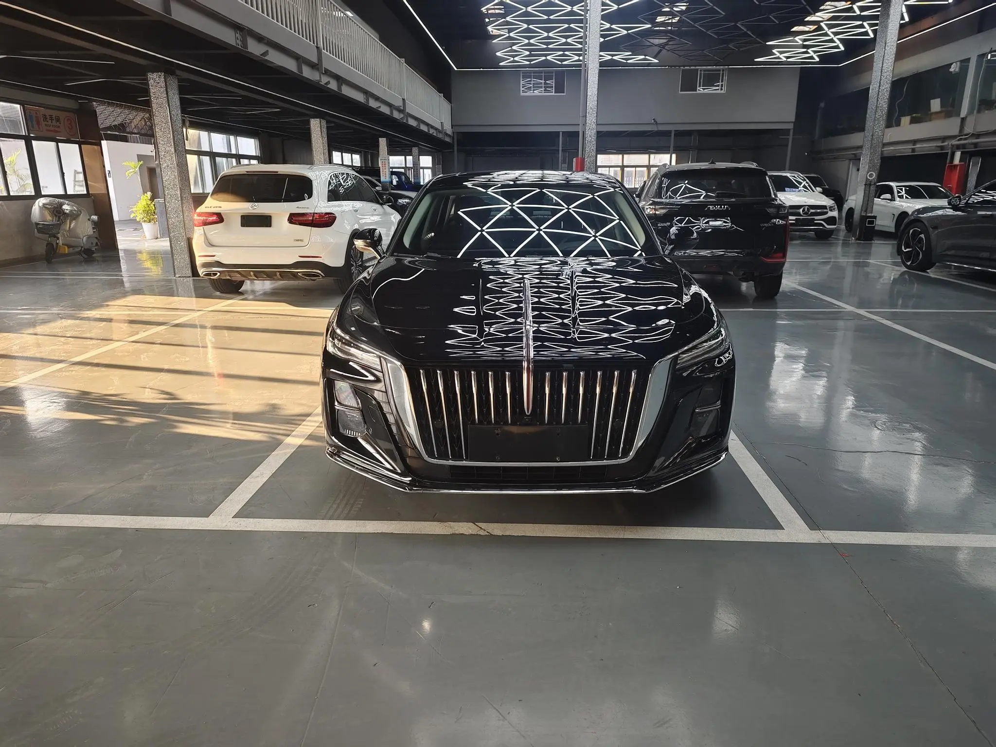 Hongqi H5