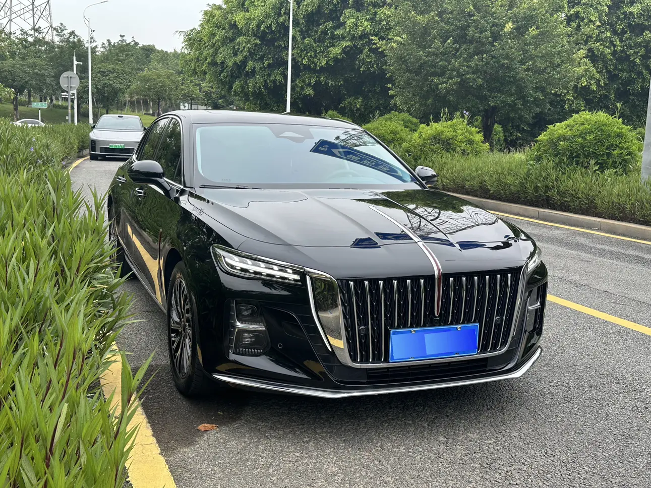 Hongqi H5