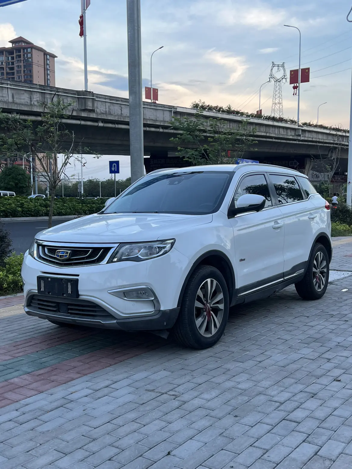Geely Atlas
