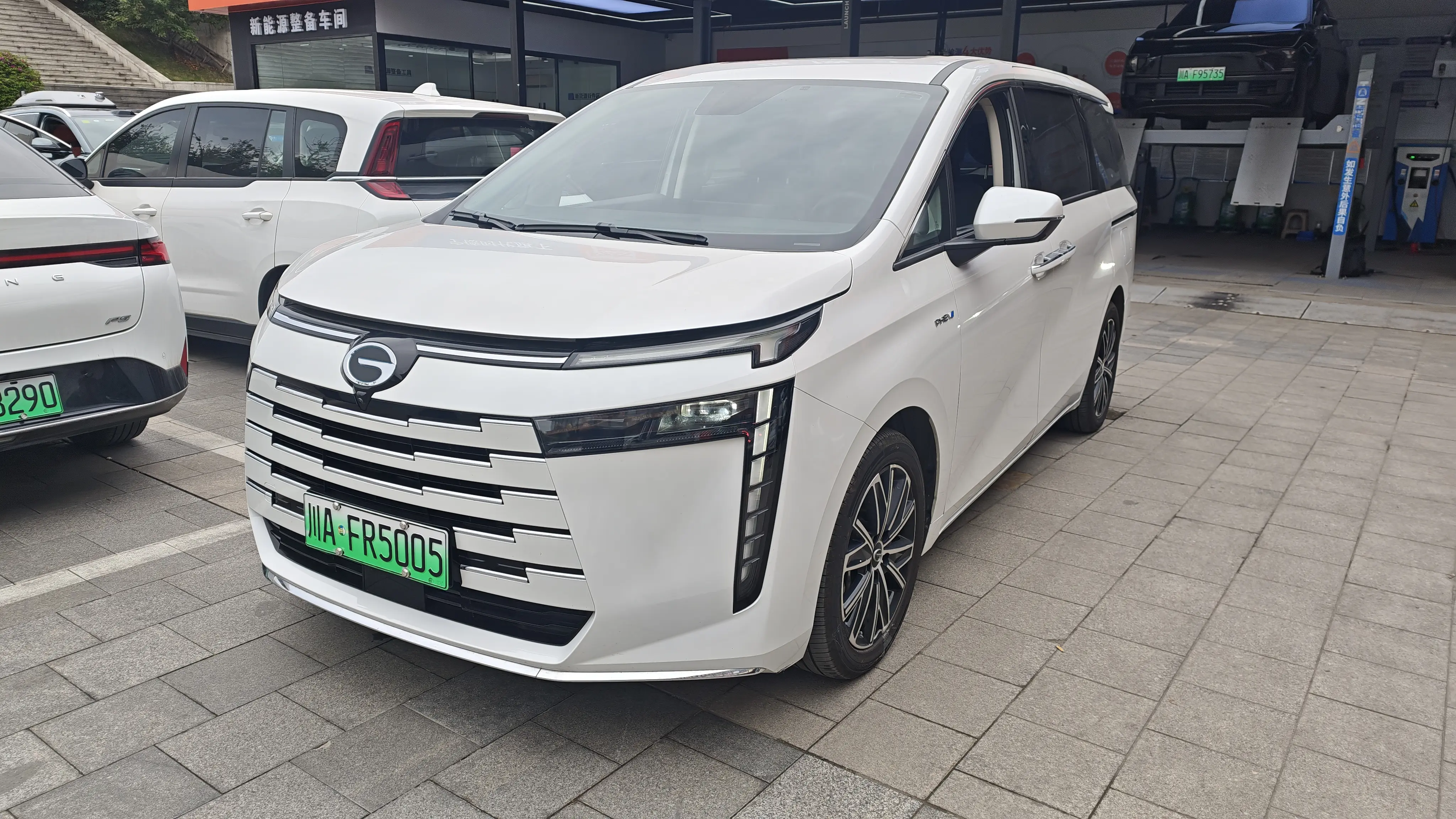 GAC Trumpchi E8 PHEV