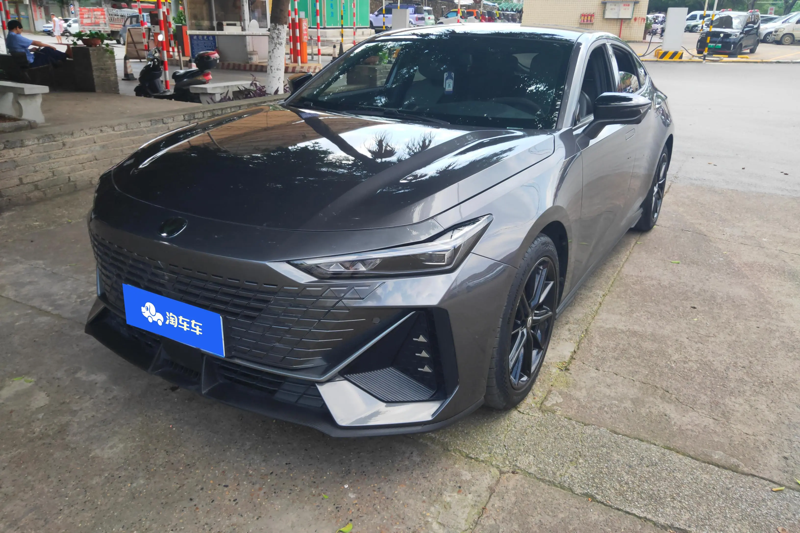 Changan UNI-V