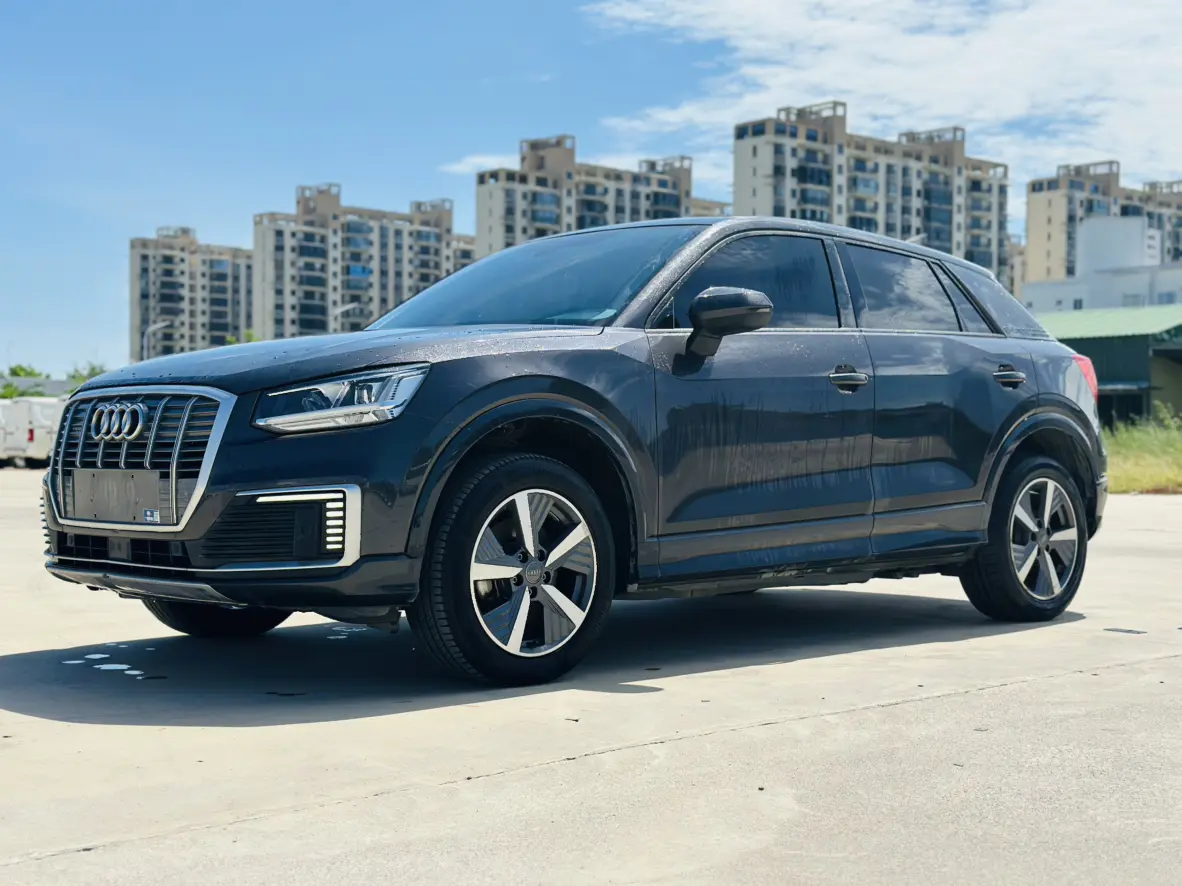 Audi Q2L e-tron