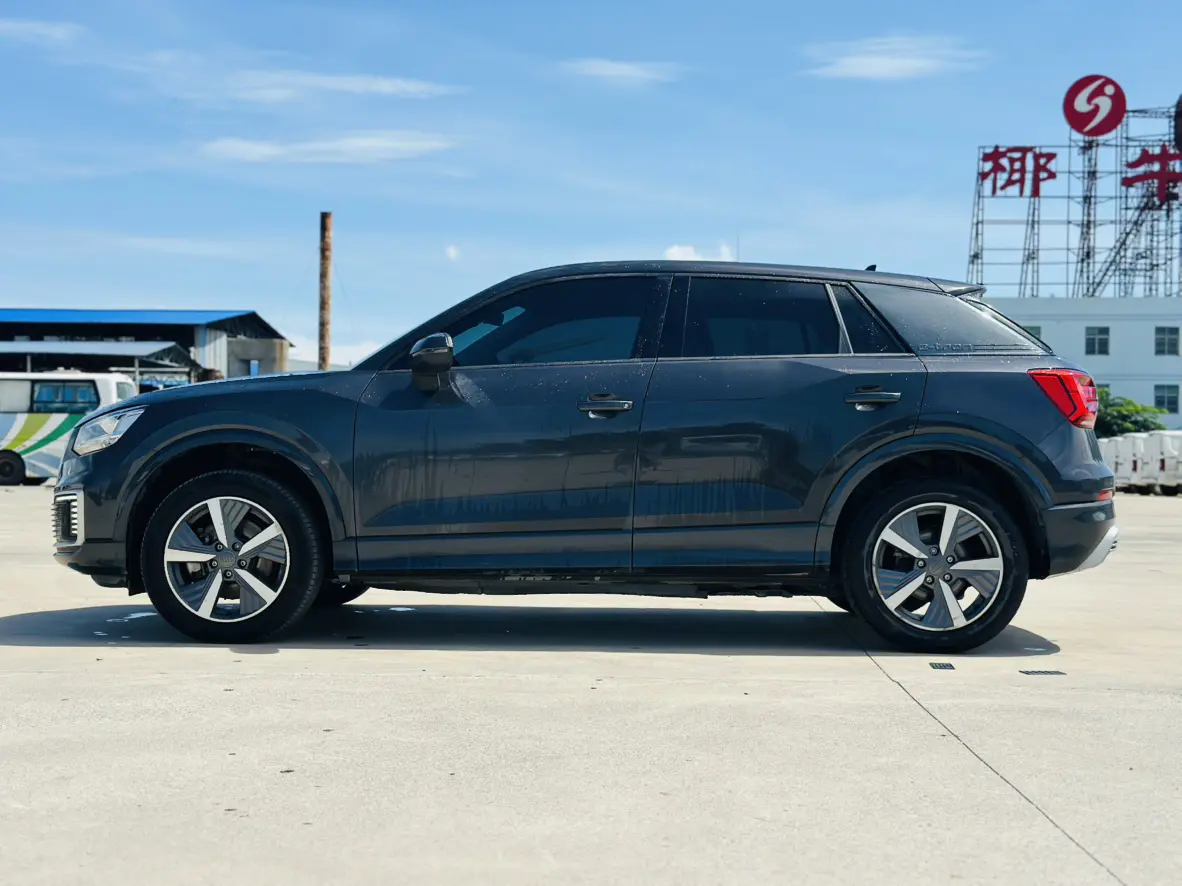 Audi Q2L e-tron