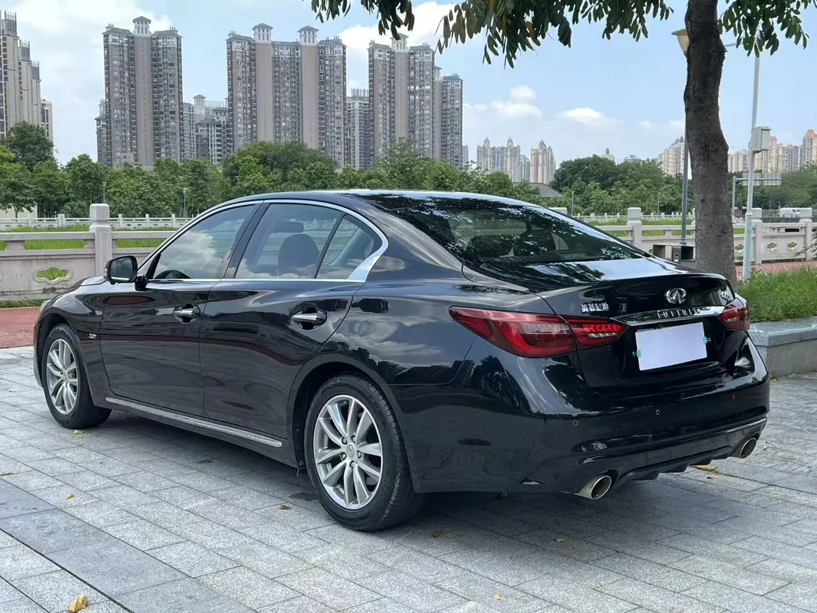 Infiniti Q50L