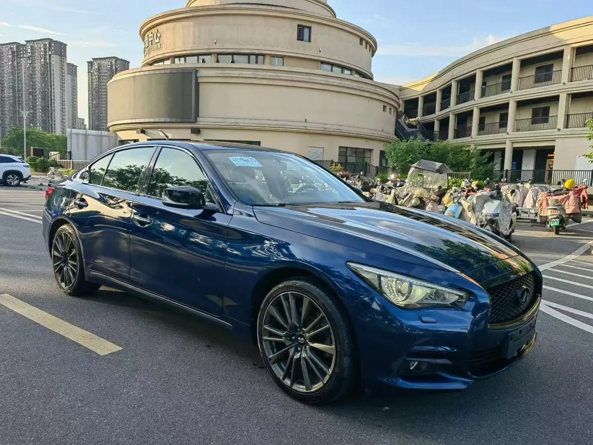 Infiniti Q50L