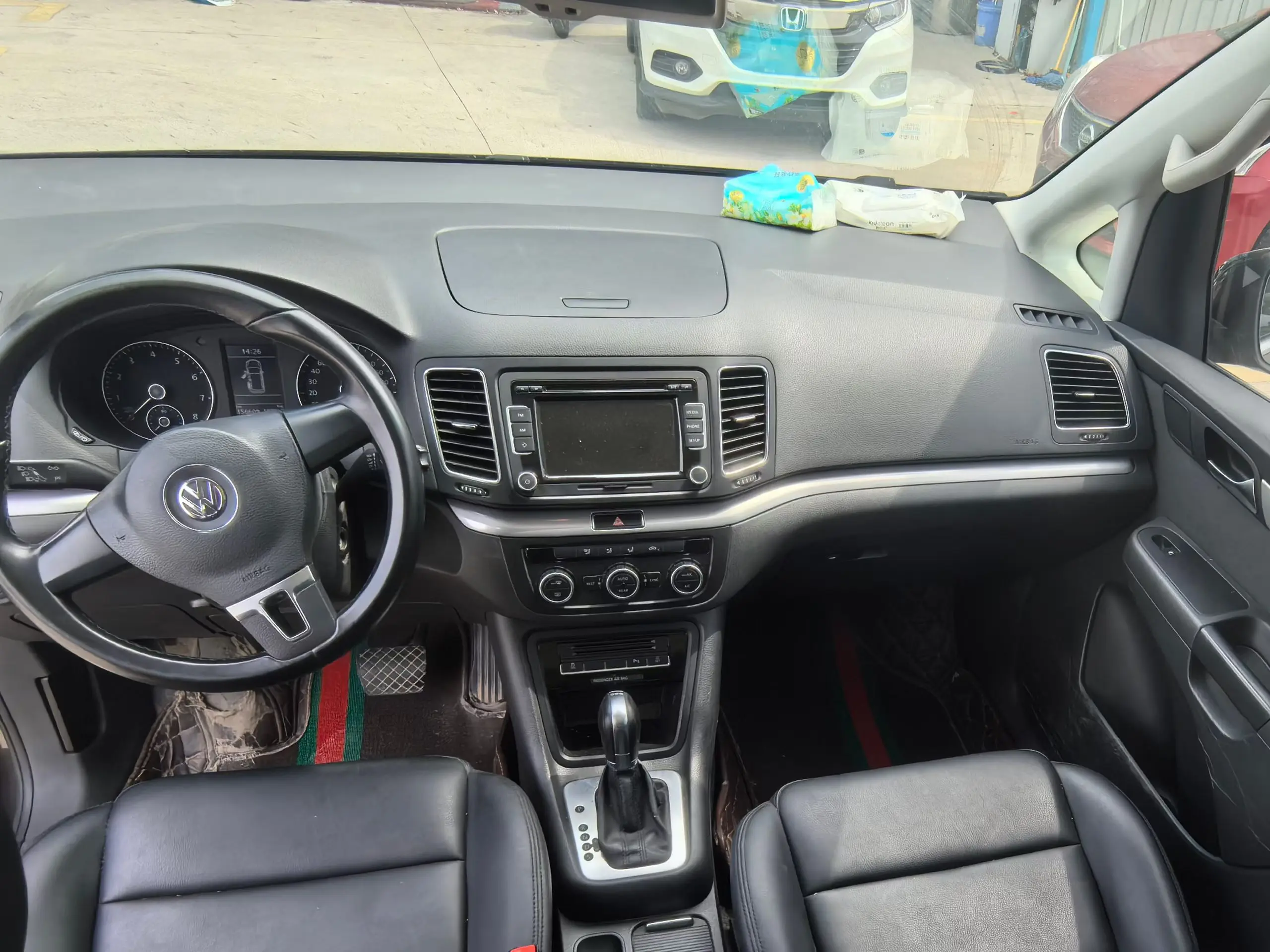 Volkswagen Sharon
