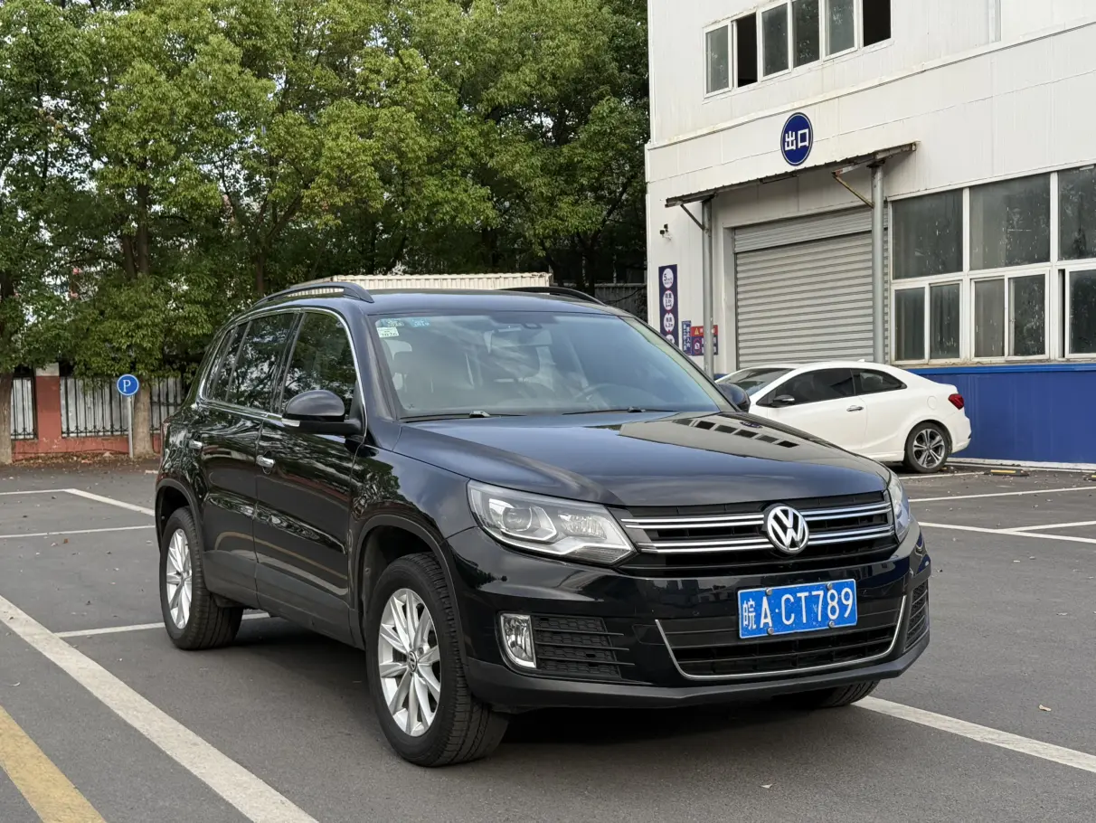 Volkswagen Tiguan (Tharu)