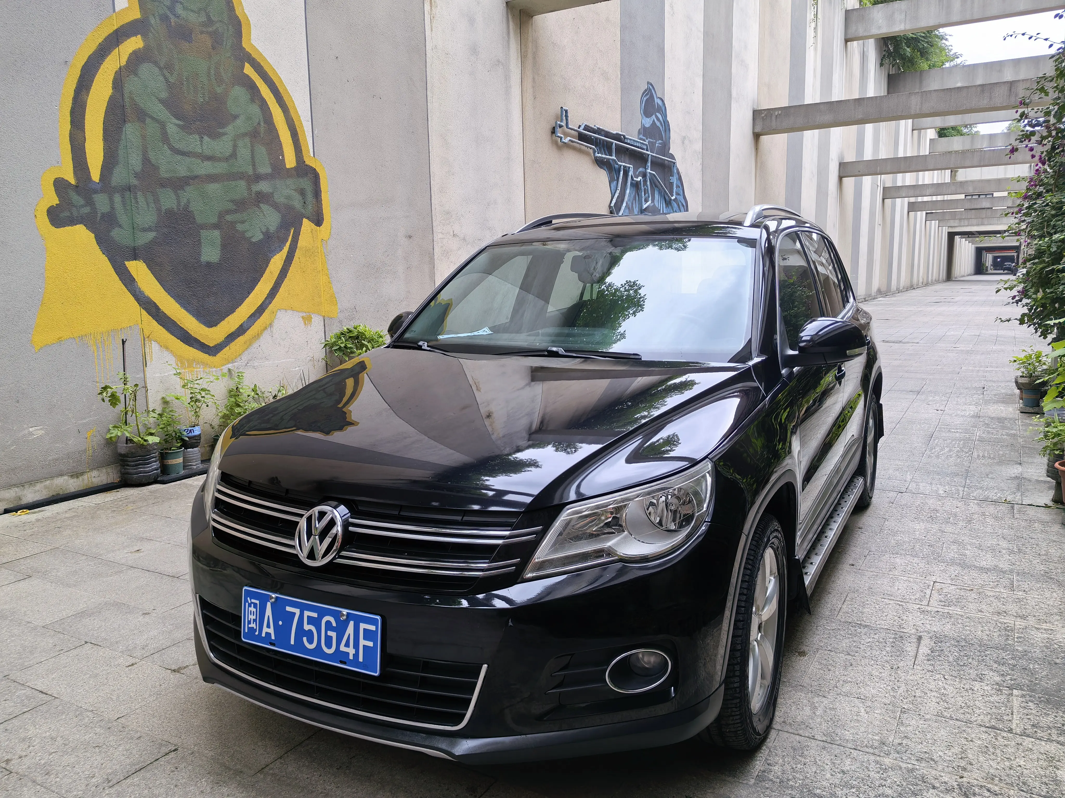 Volkswagen Tiguan (Tharu)