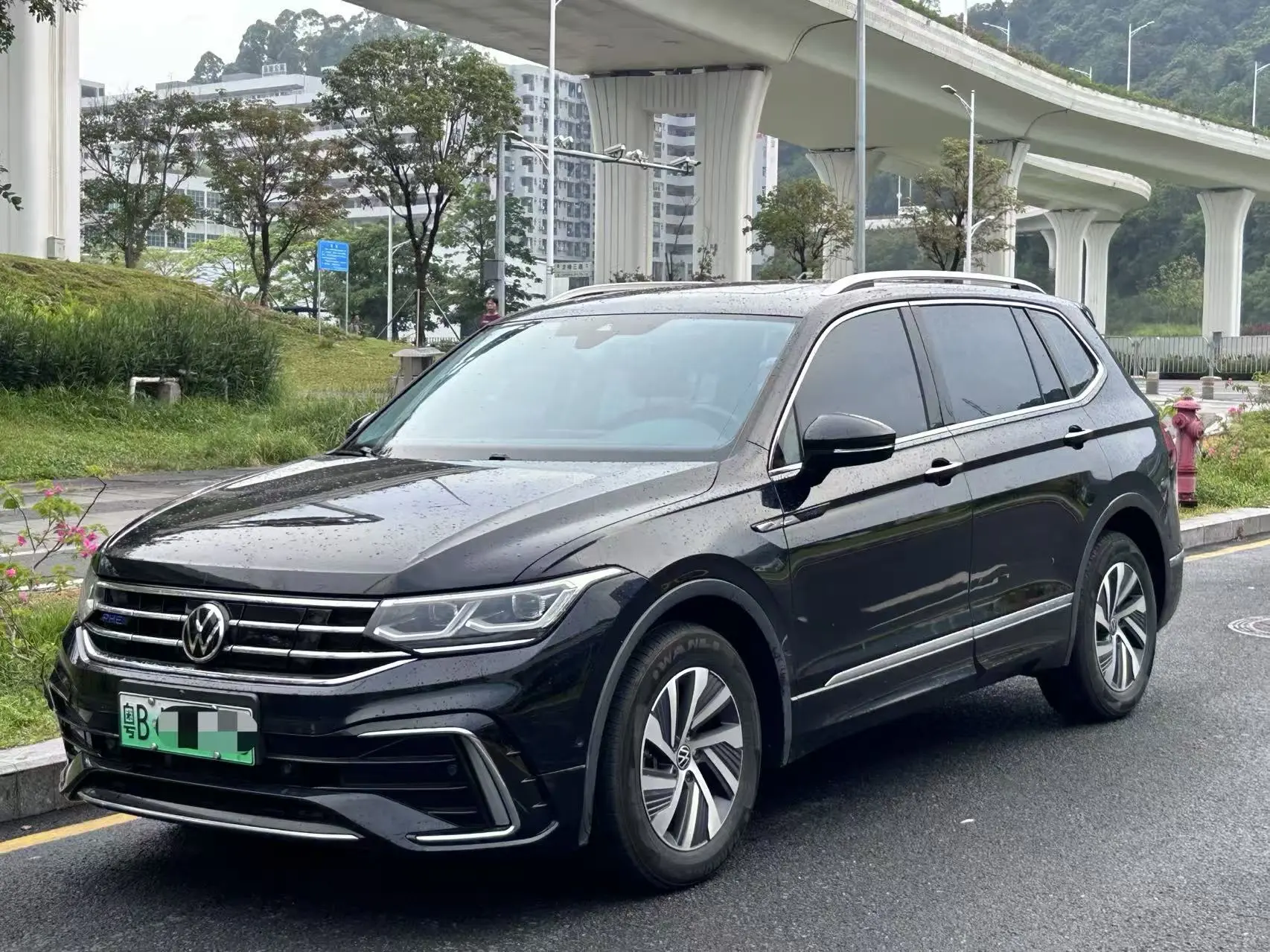 Volkswagen Tiguan L PHEV