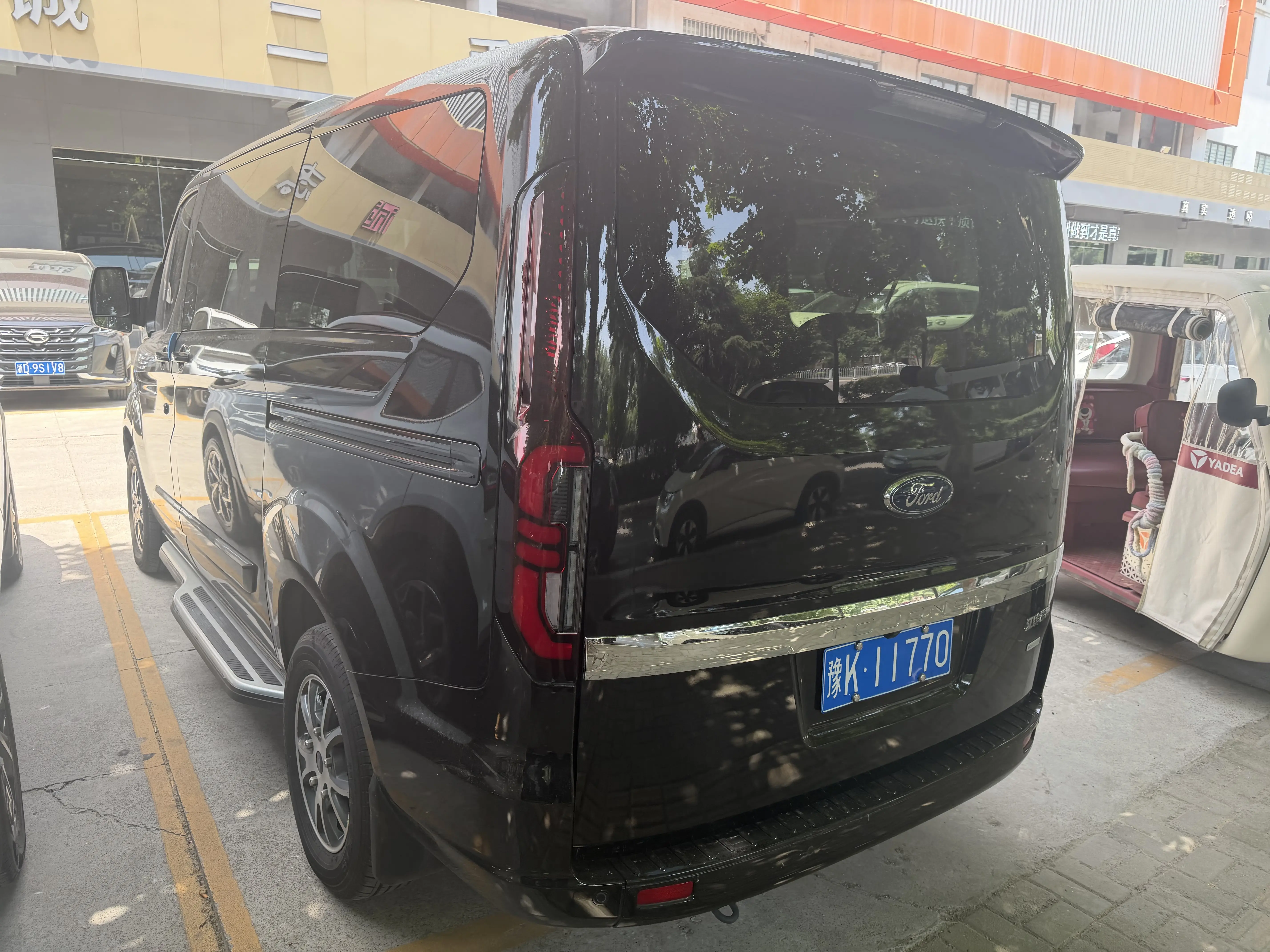 Ford Toureo