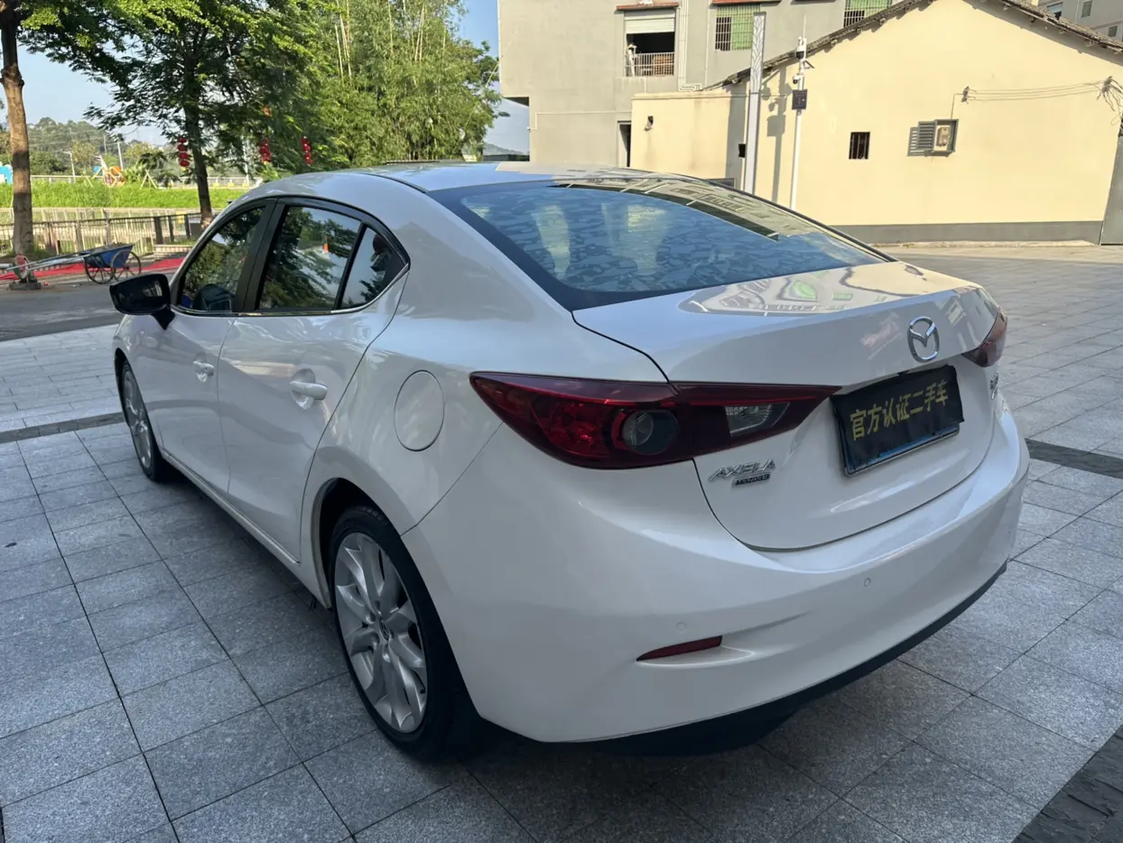 Mazda Axela