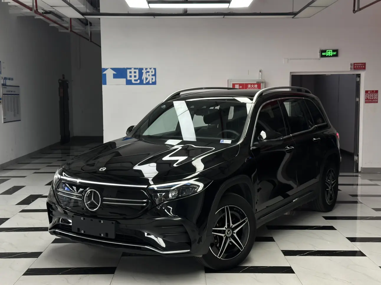 Mercedes-Benz EQB