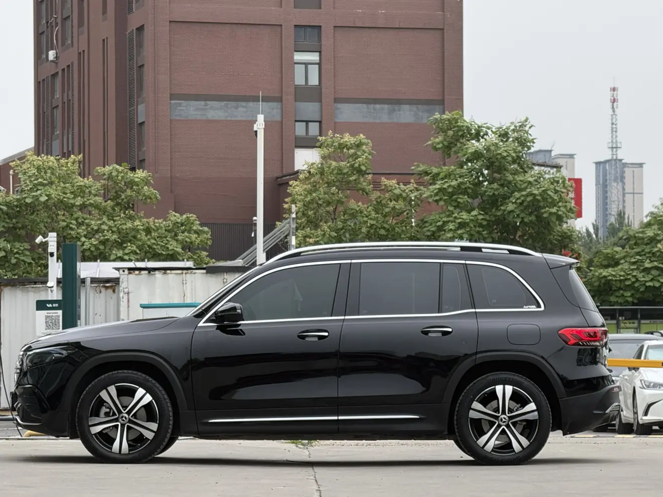 Mercedes-Benz EQB