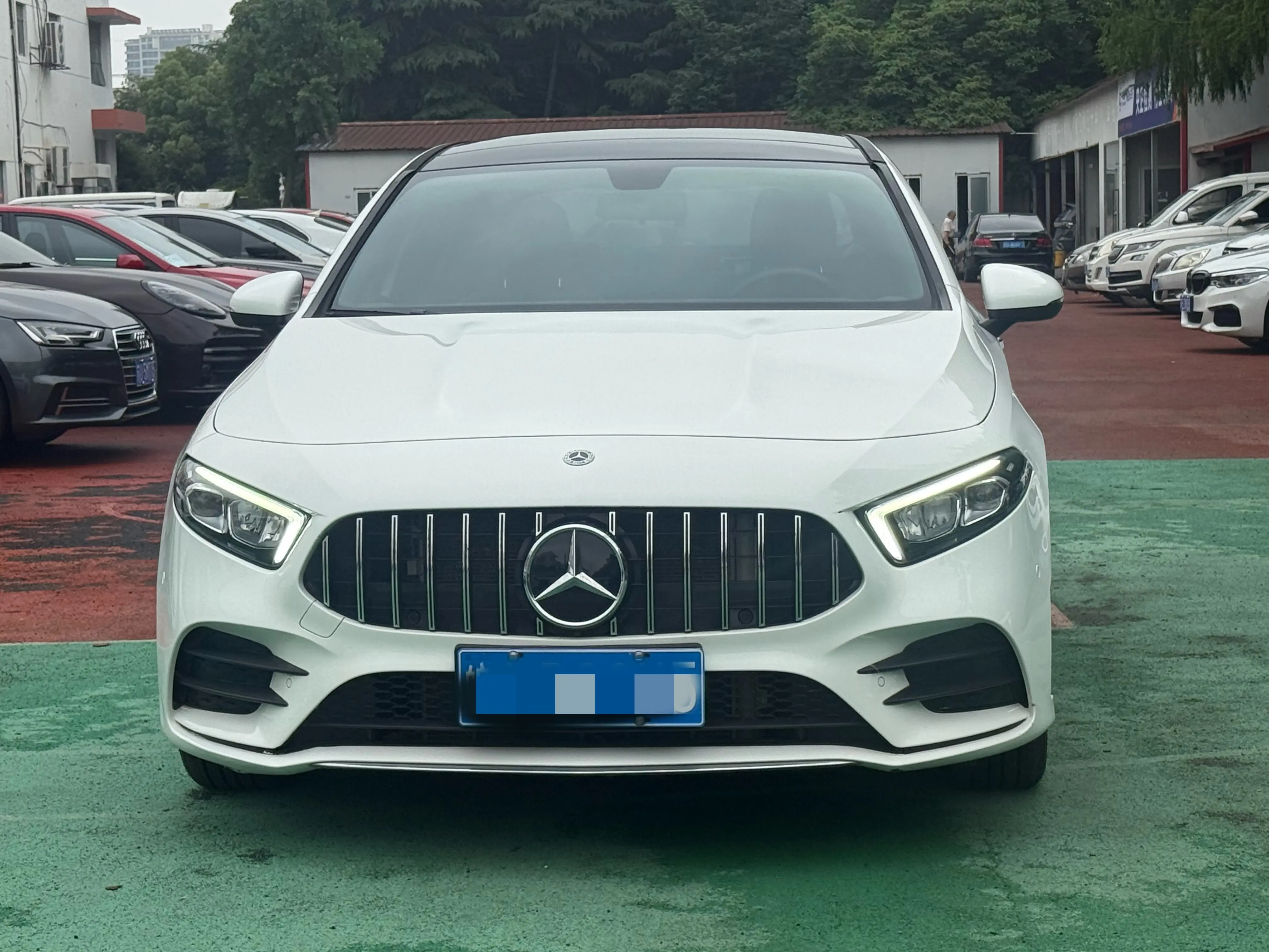 Mercedes-Benz A Class  из Китая