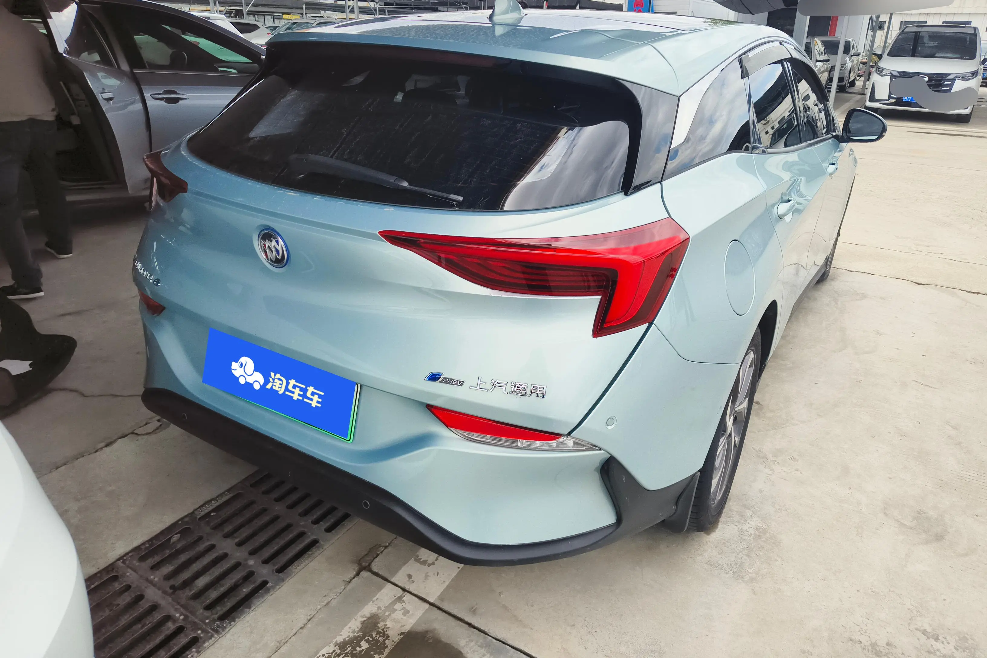 Buick Weilan 6 PHEV
