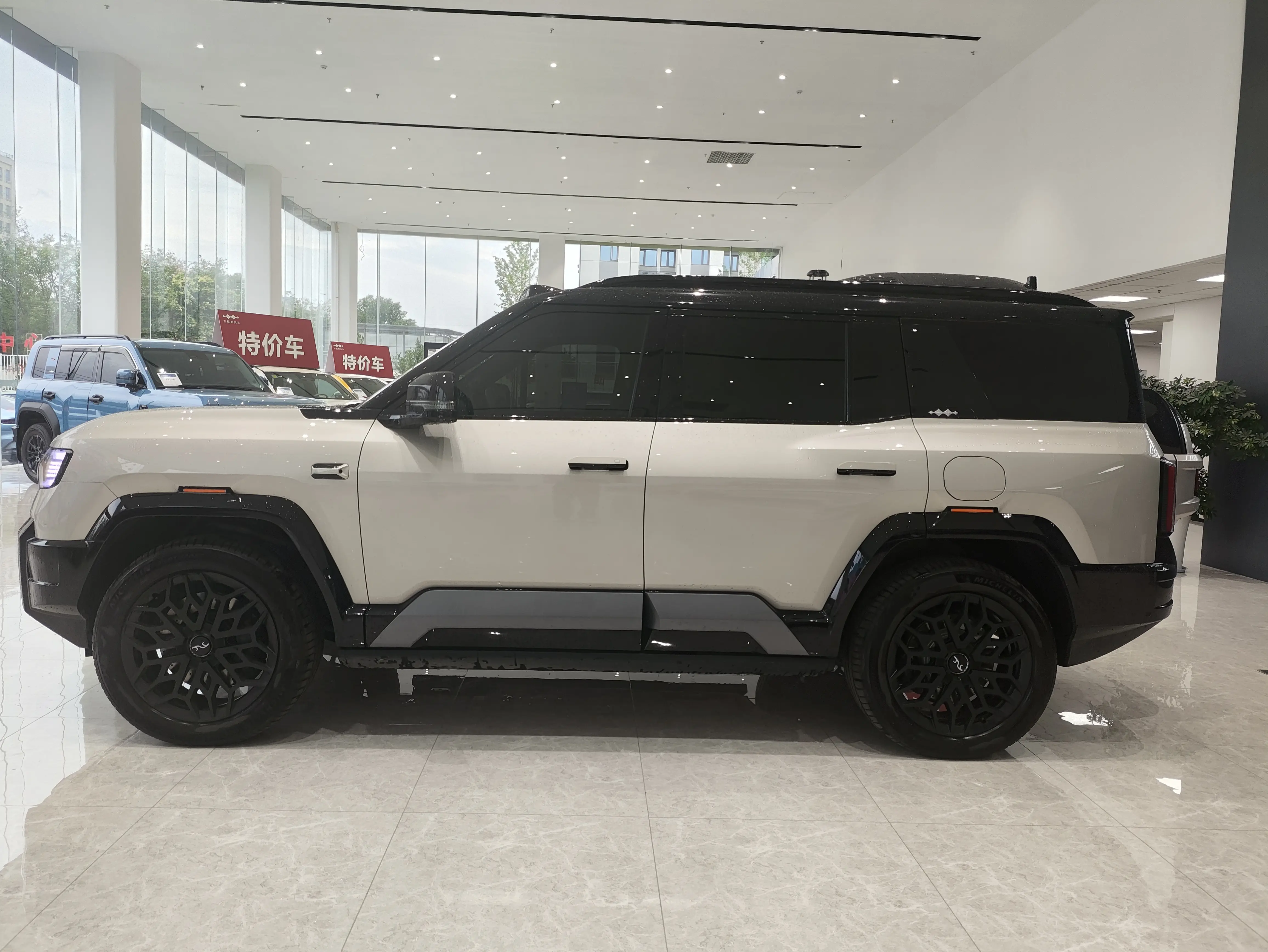 BYD Leopard Leopard 8
