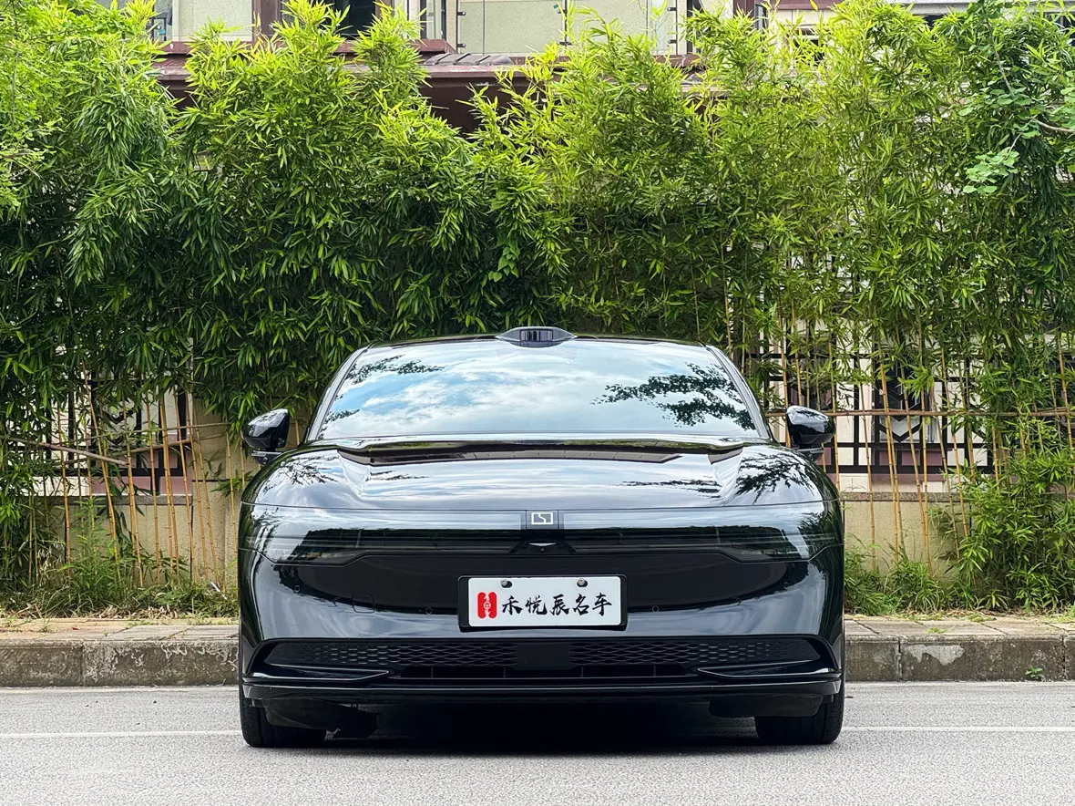 ZEEKR 007