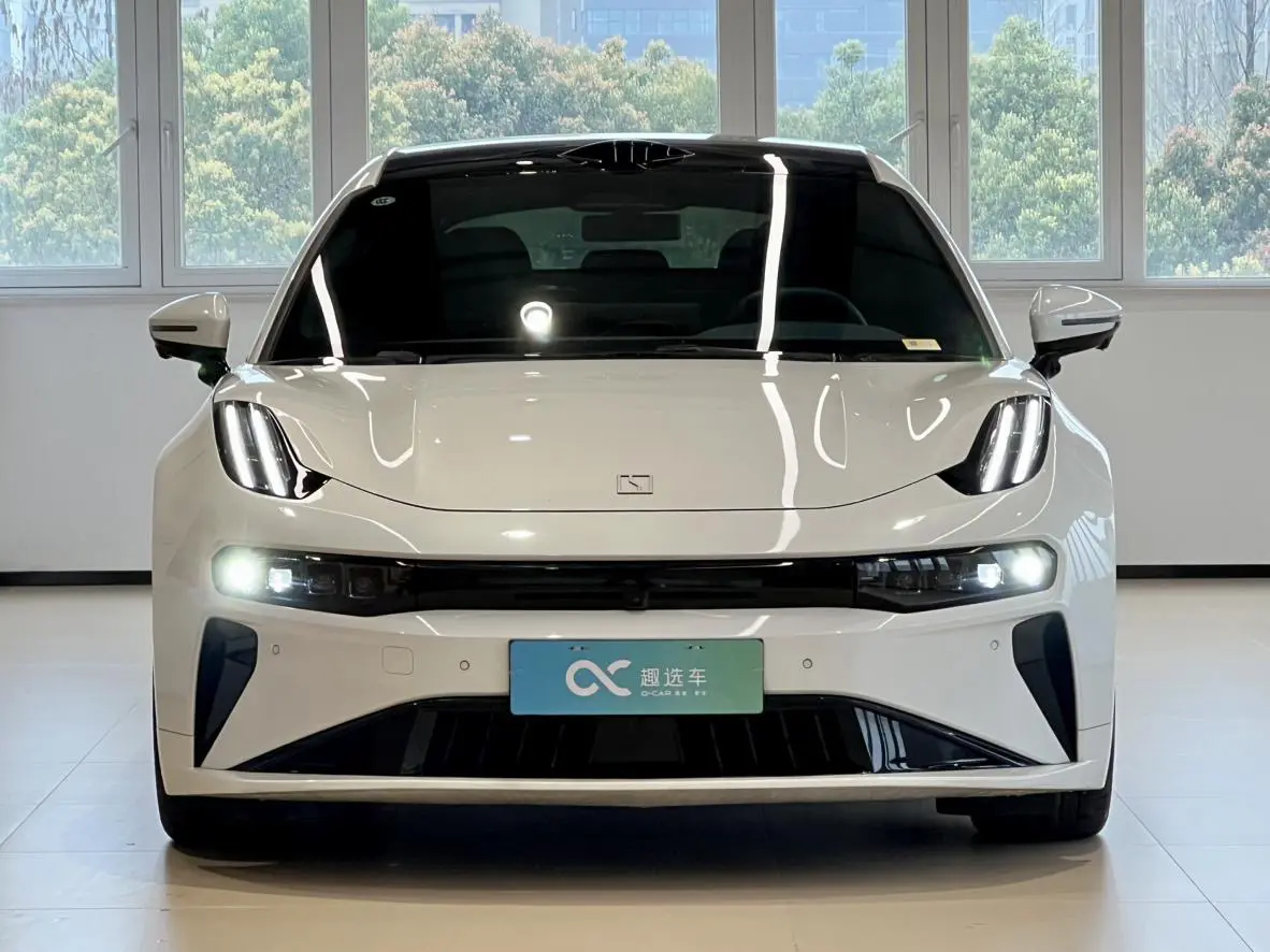 ZEEKR 001