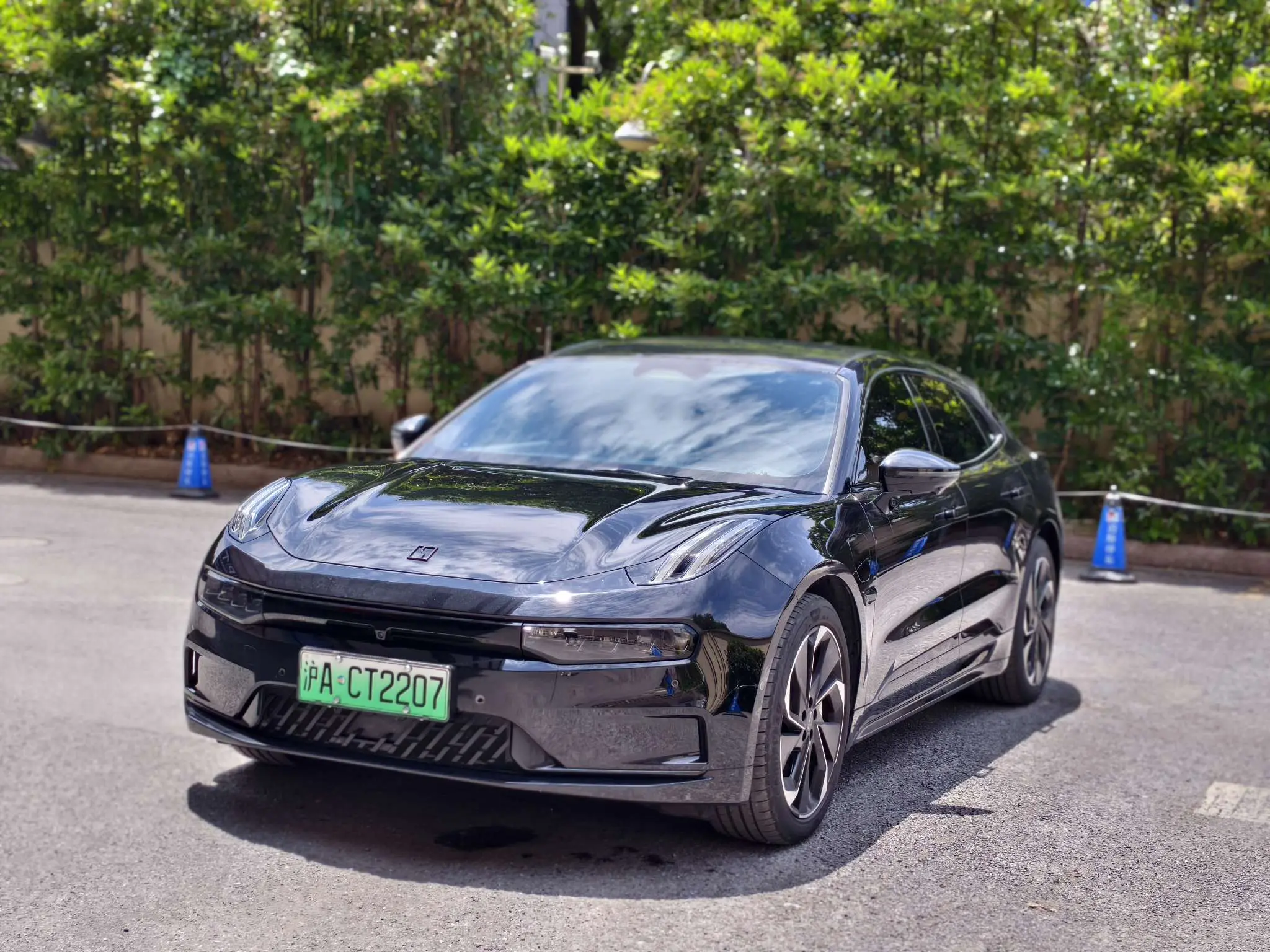 ZEEKR 001