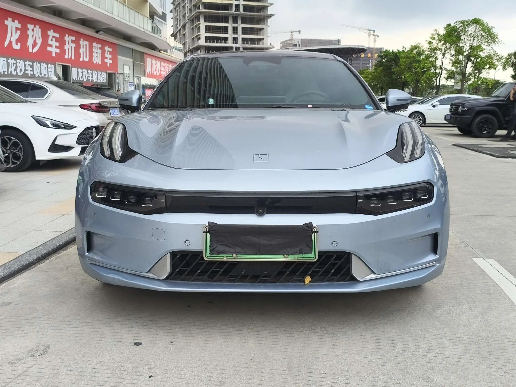 ZEEKR 001