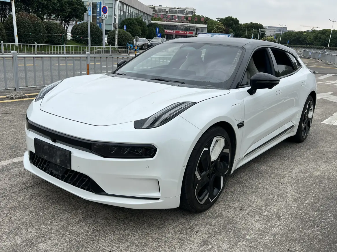 ZEEKR 001