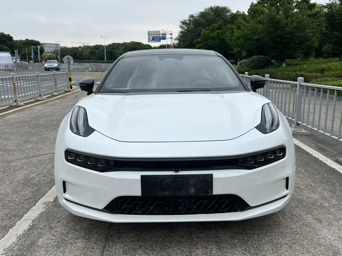 ZEEKR 001