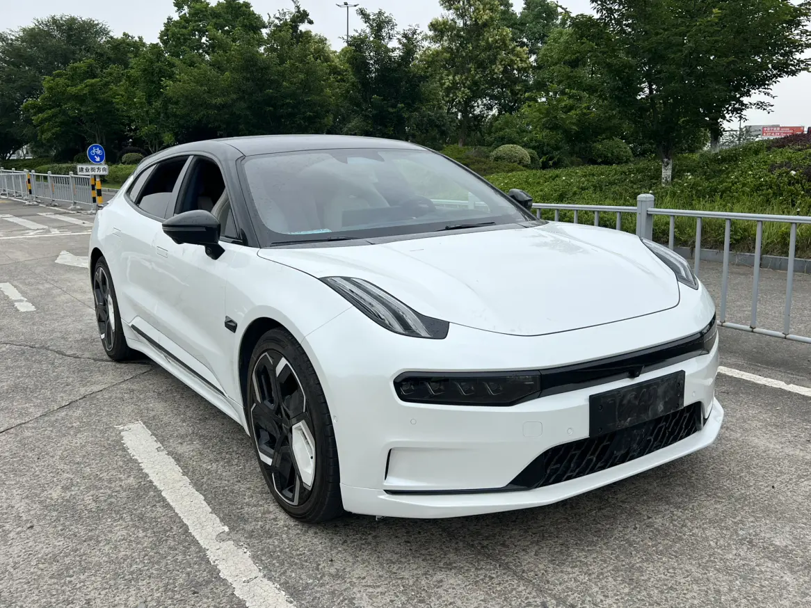 ZEEKR 001