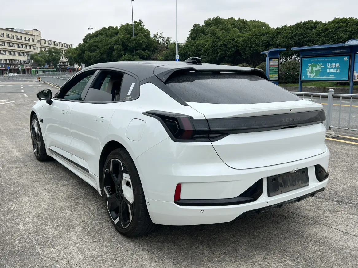 ZEEKR 001