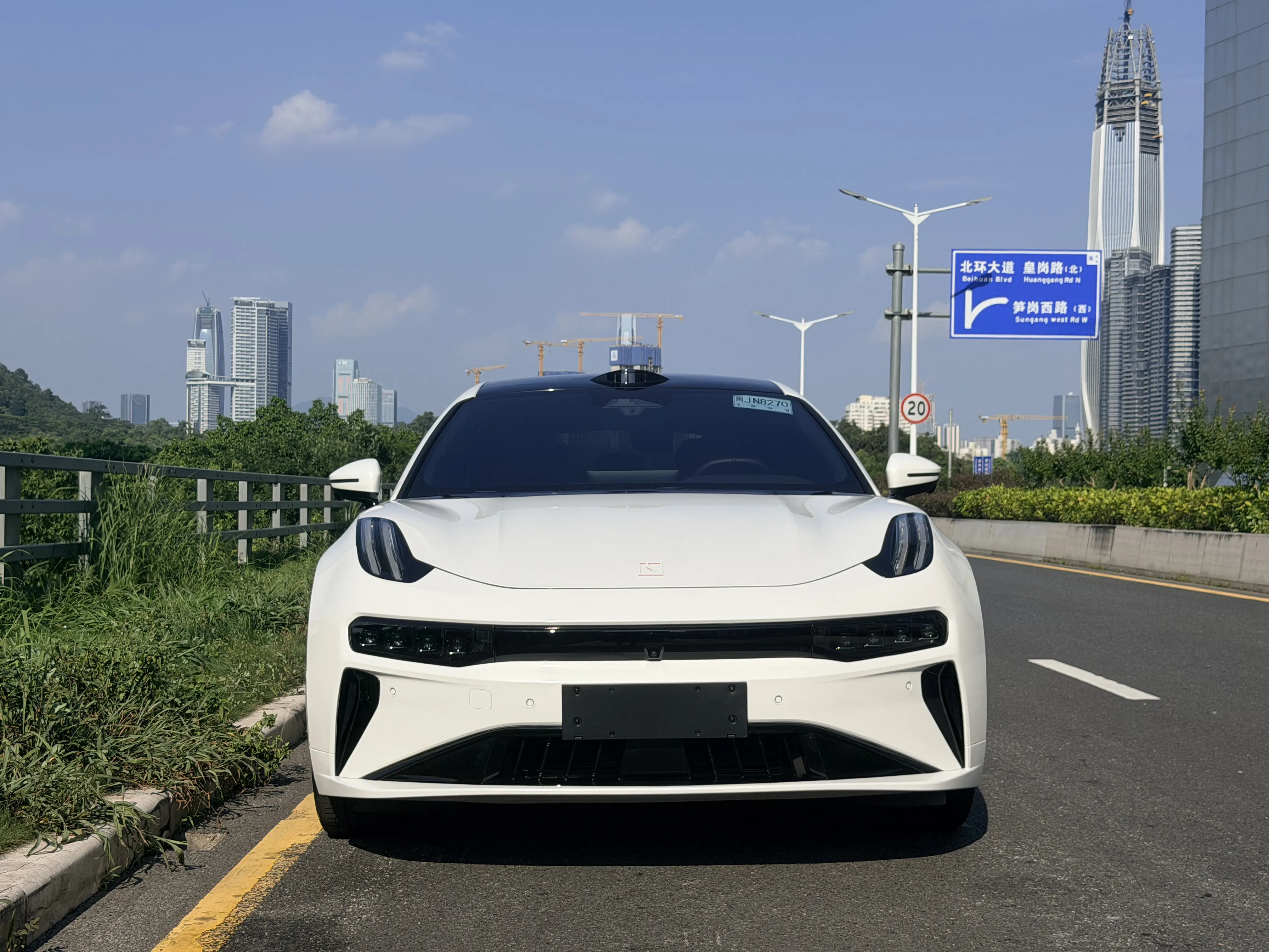 ZEEKR 001
