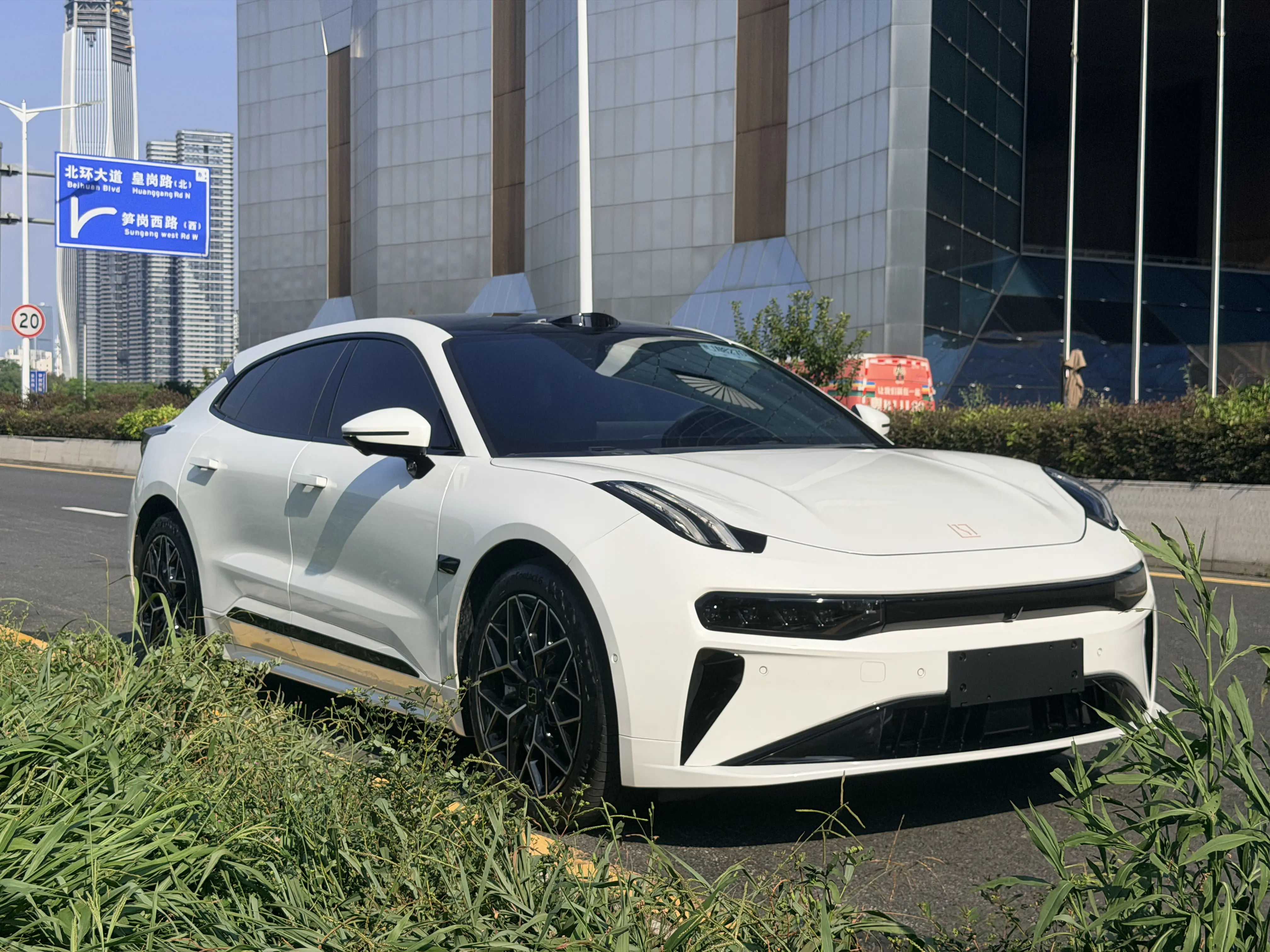 ZEEKR 001