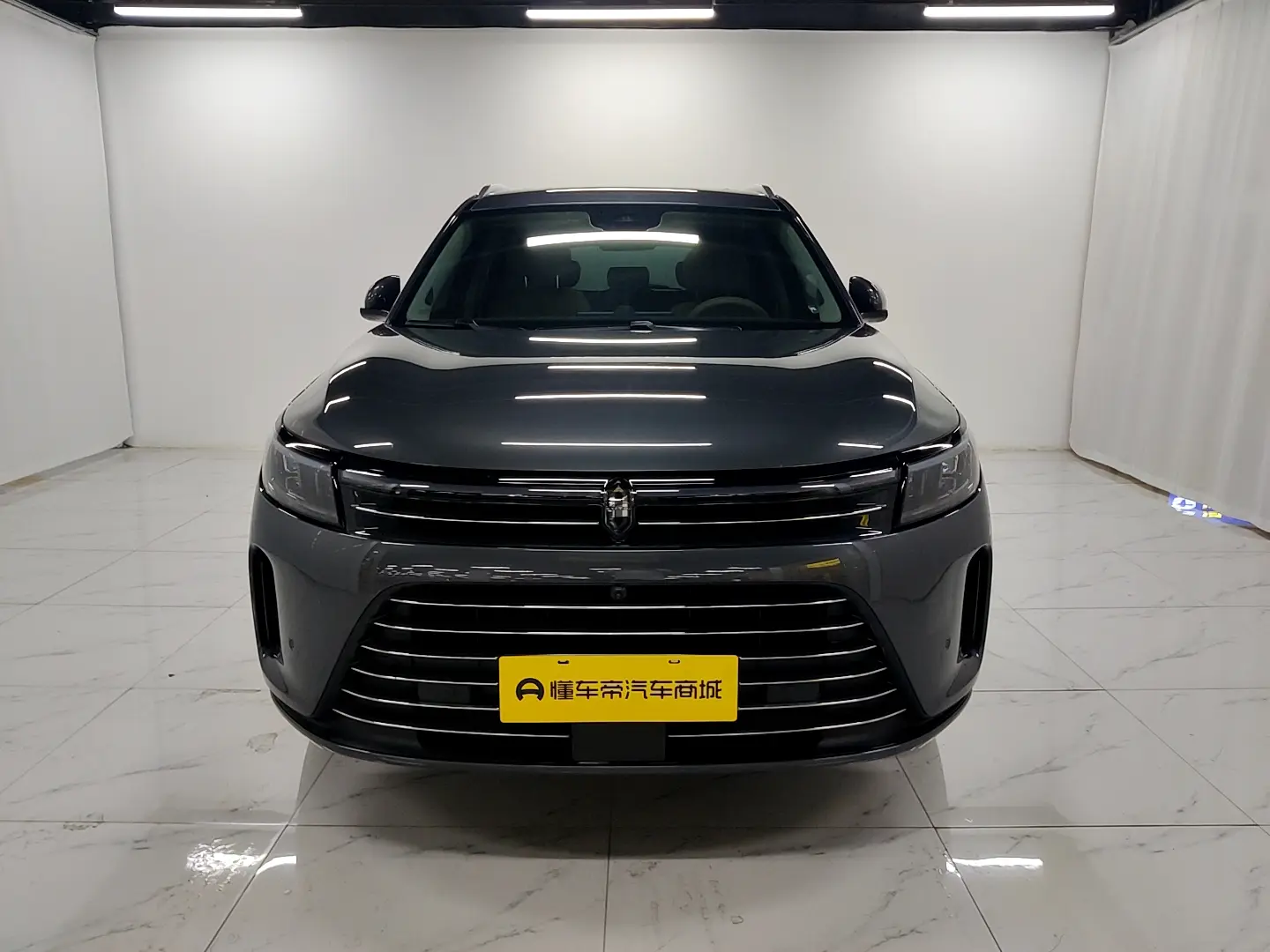 AITO M7 (Wenjie M7)  из Китая