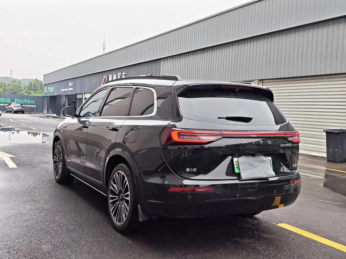 AITO M7