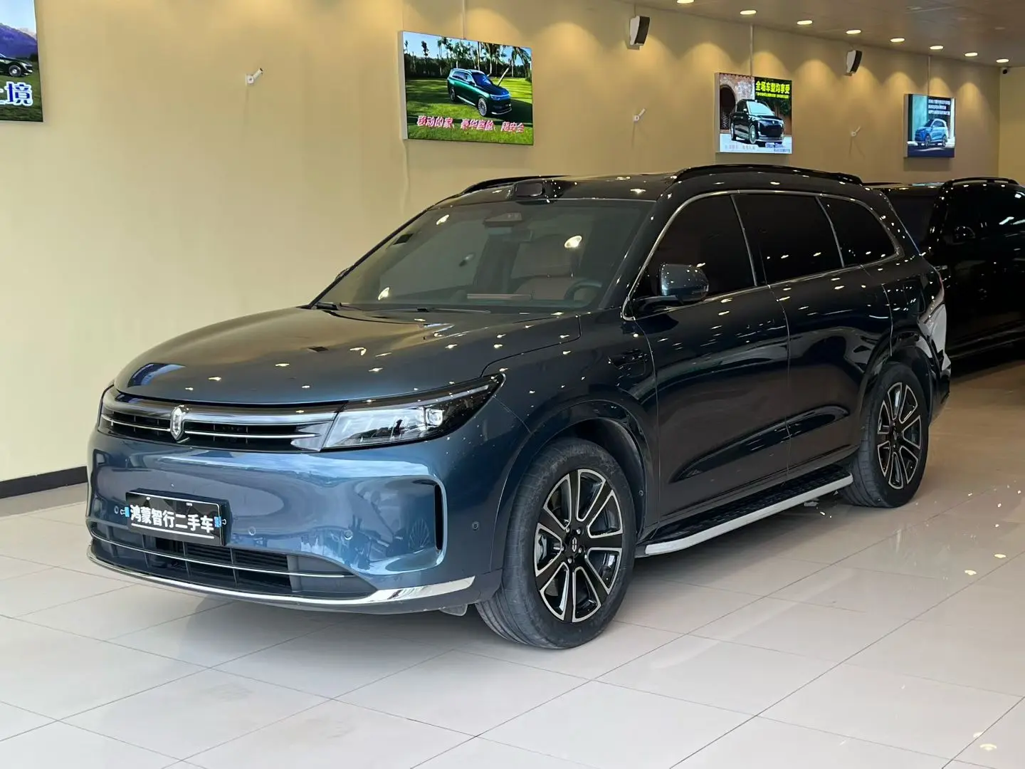 AITO M7 (Wenjie M7)  из Китая