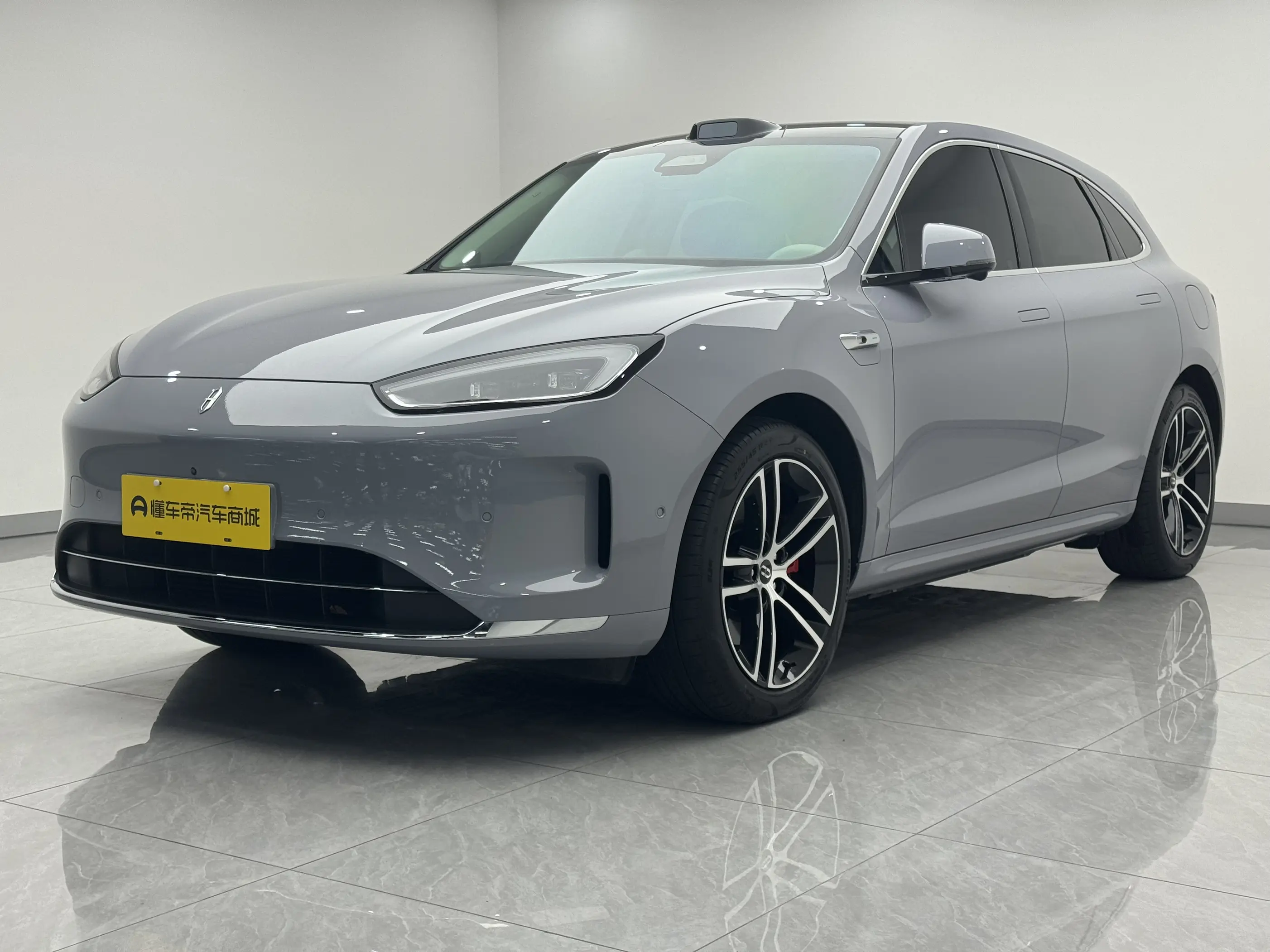 AITO M5 (Wenjie M5)  из Китая