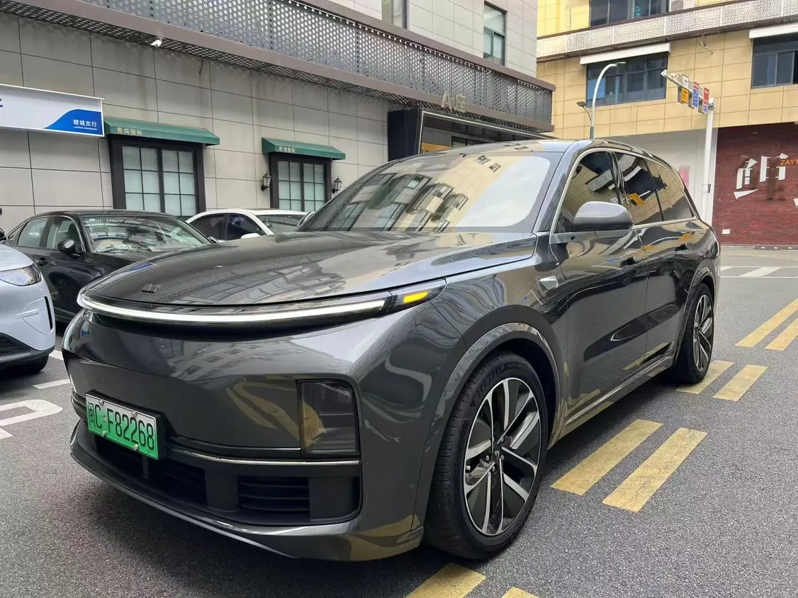 Lixiang L8