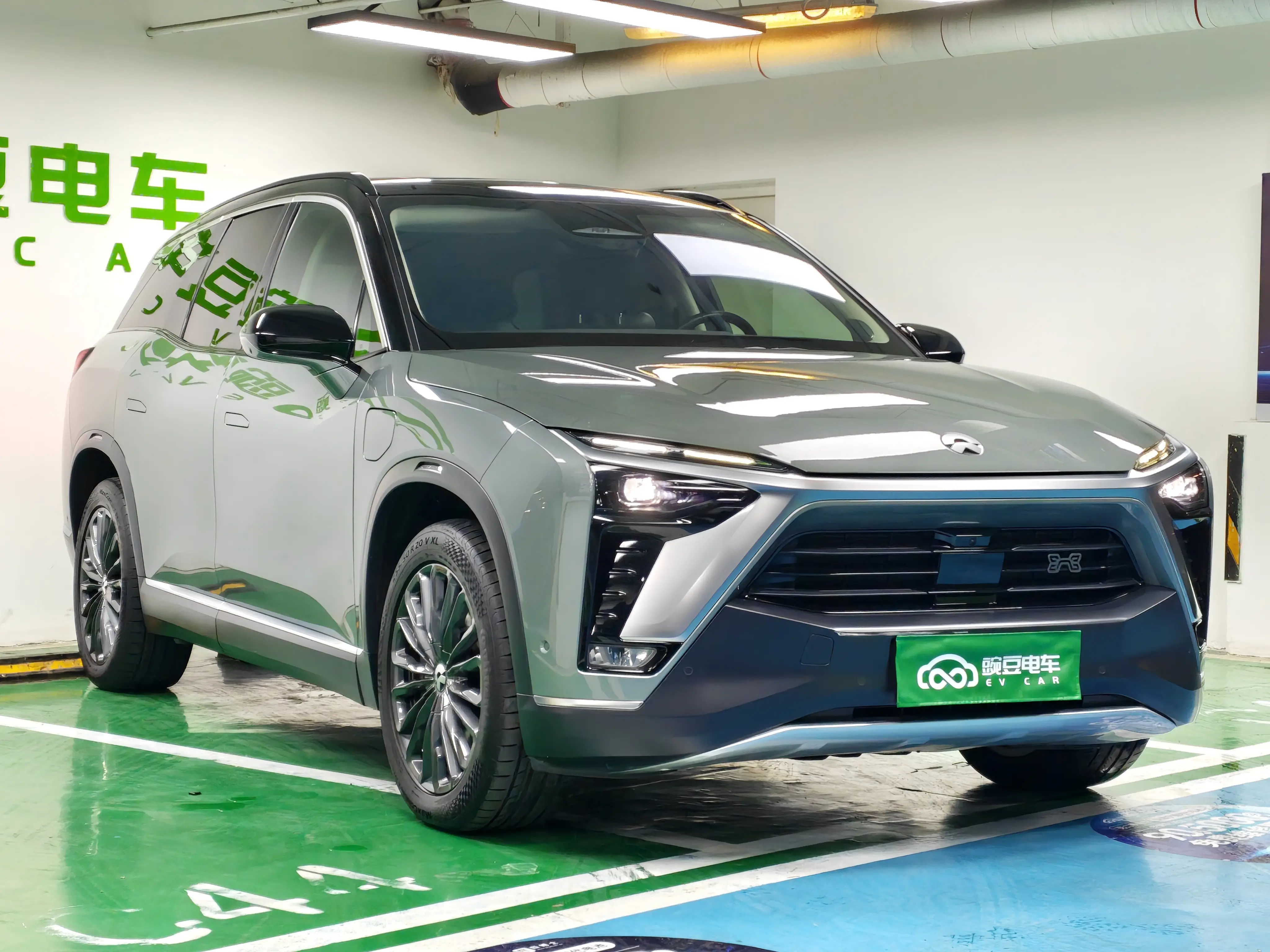 NIO ES8