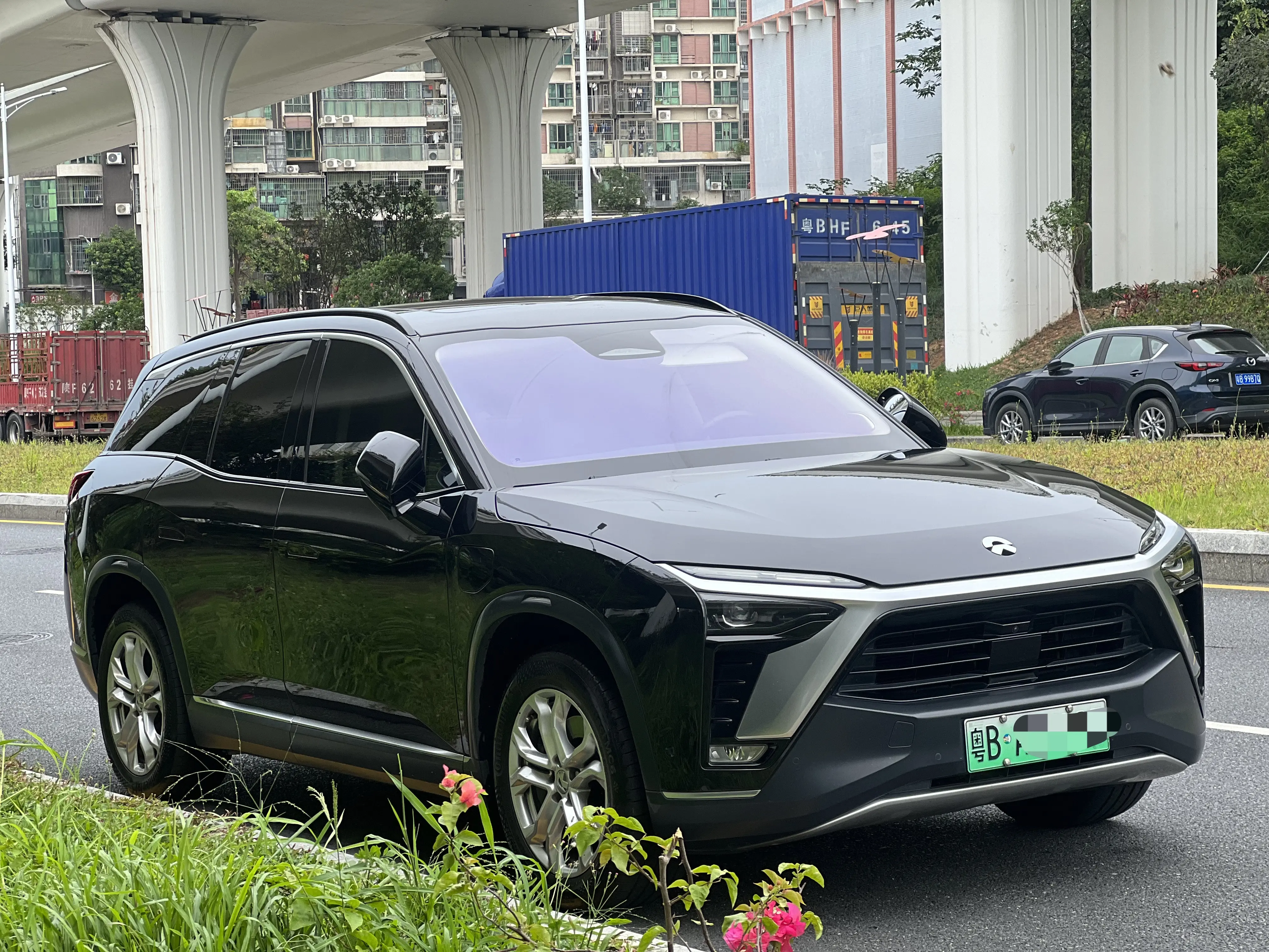 NIO ES8
