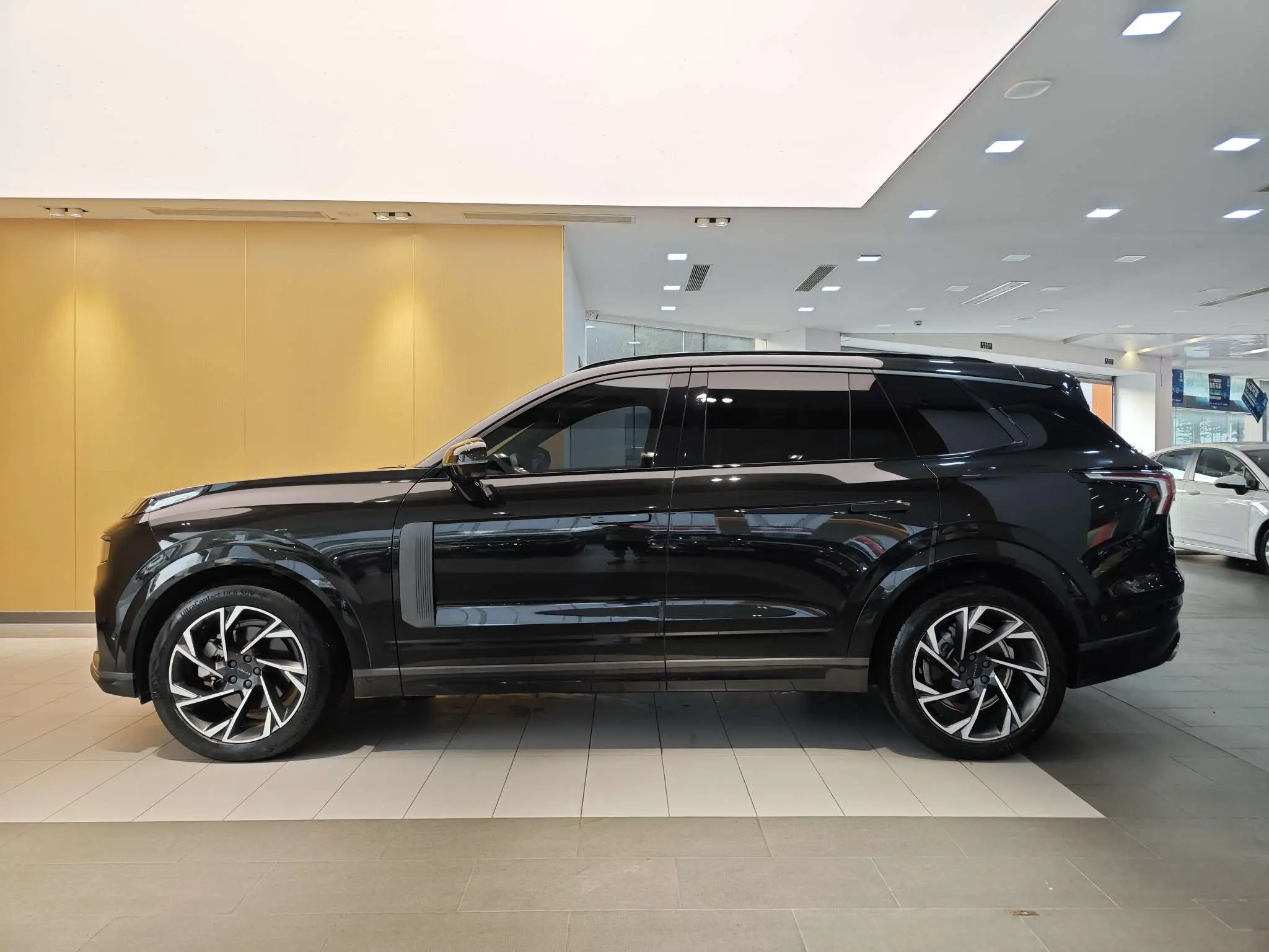 Lynk & Co 09