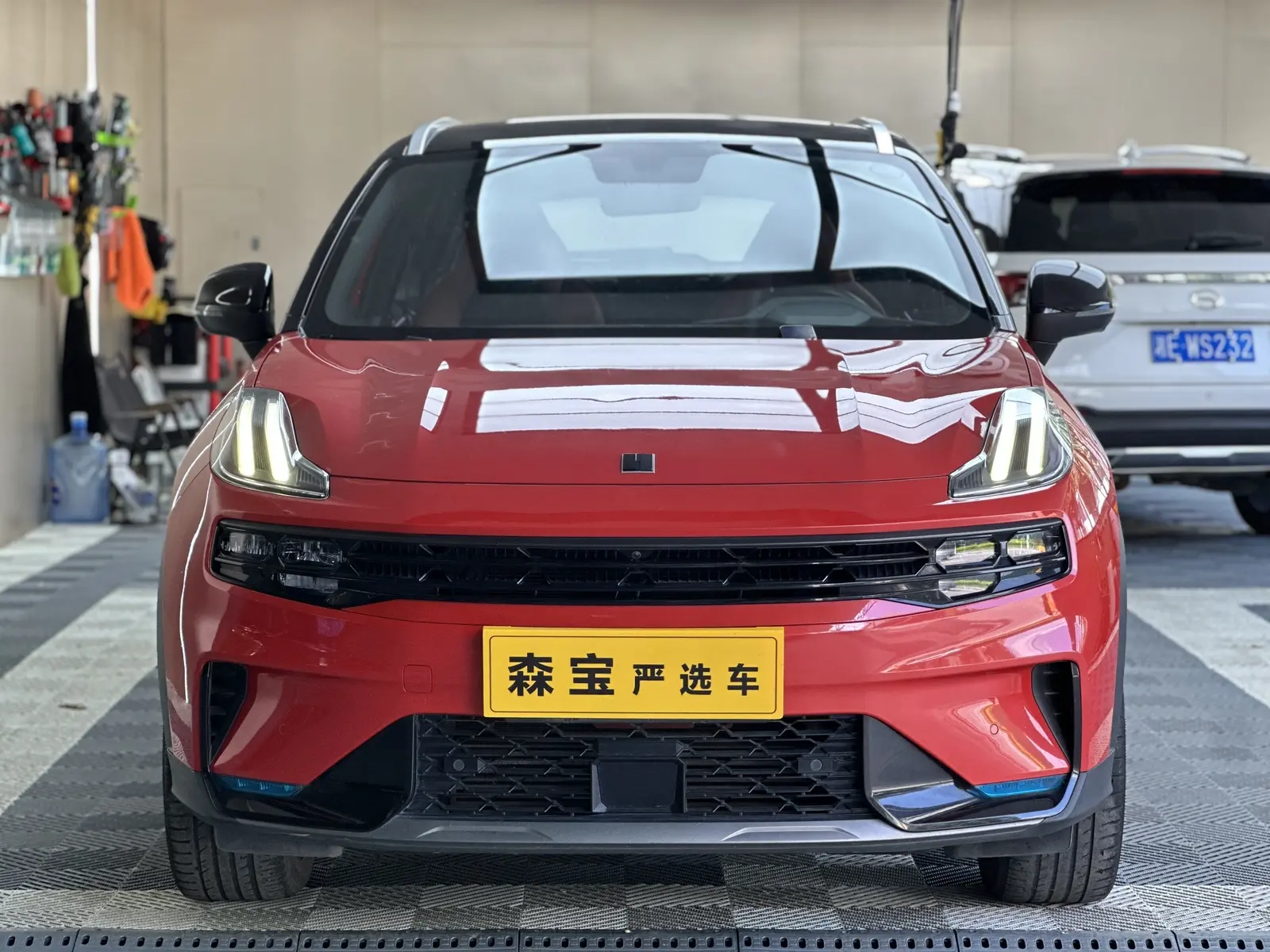 Lynk & Co 06