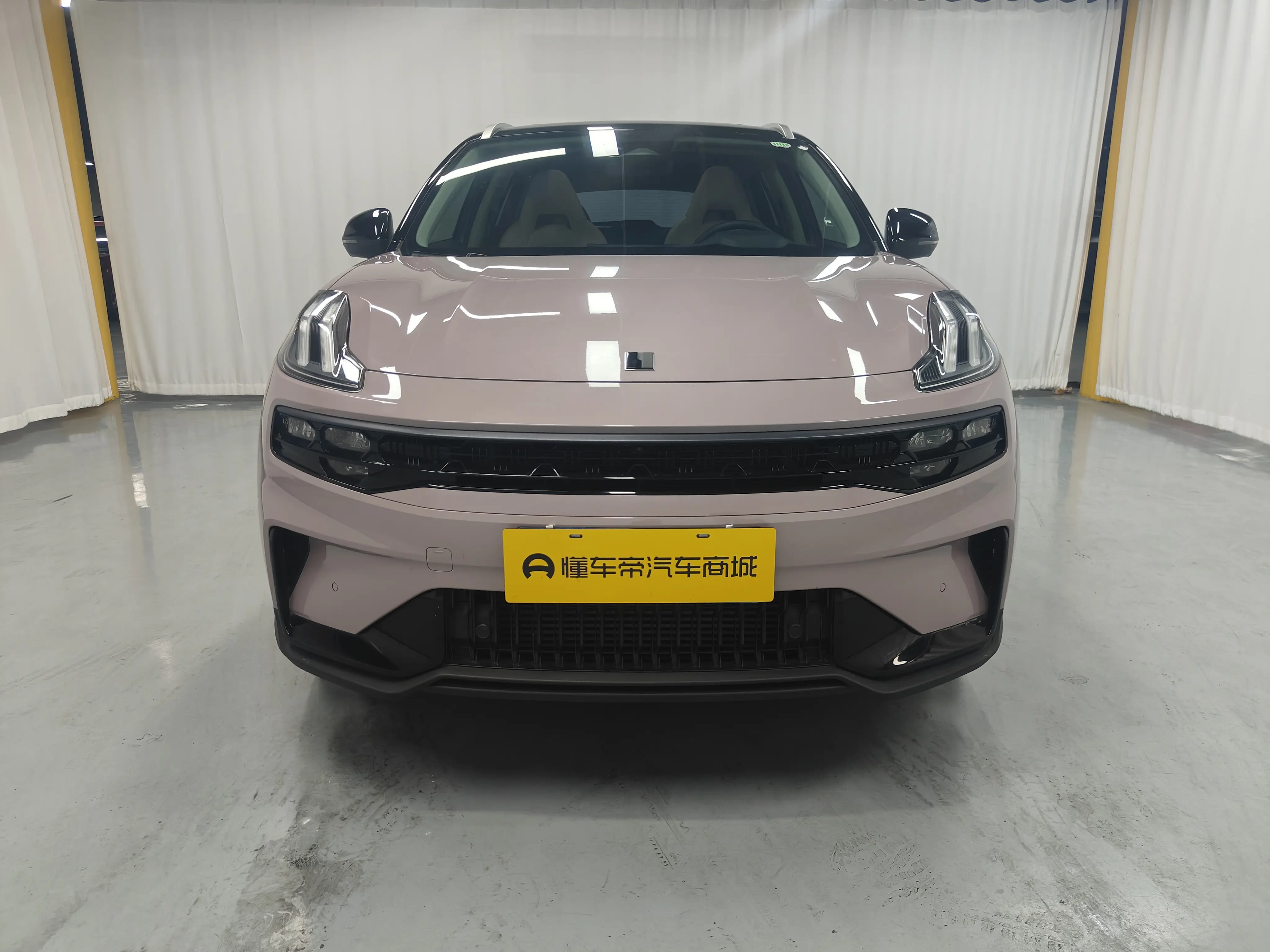 Lynk & Co 06