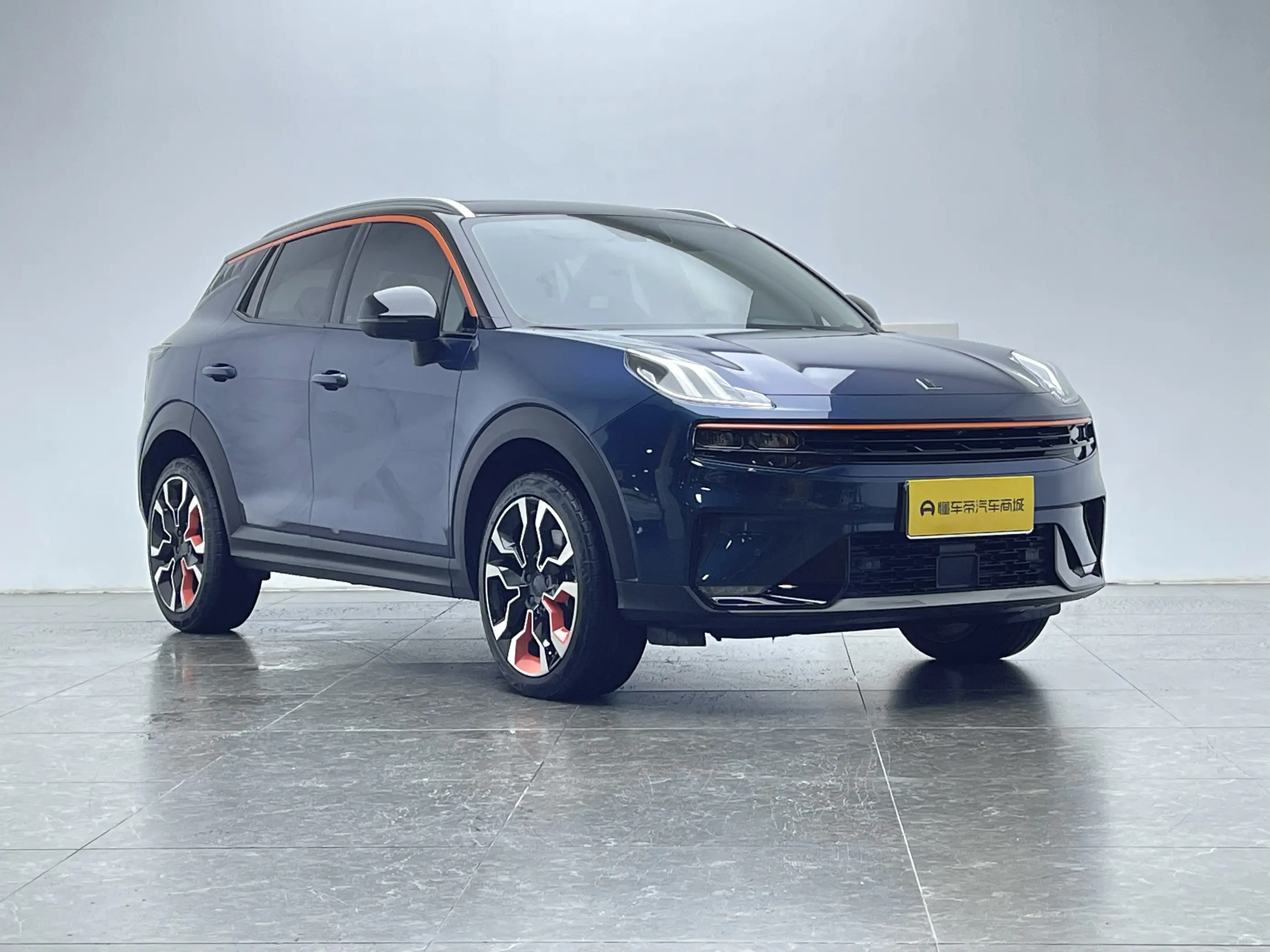 Lynk & Co 06