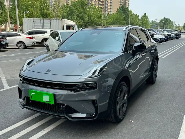 Lynk & Co 06