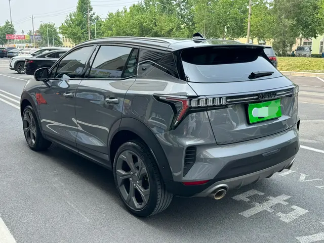 Lynk & Co 06