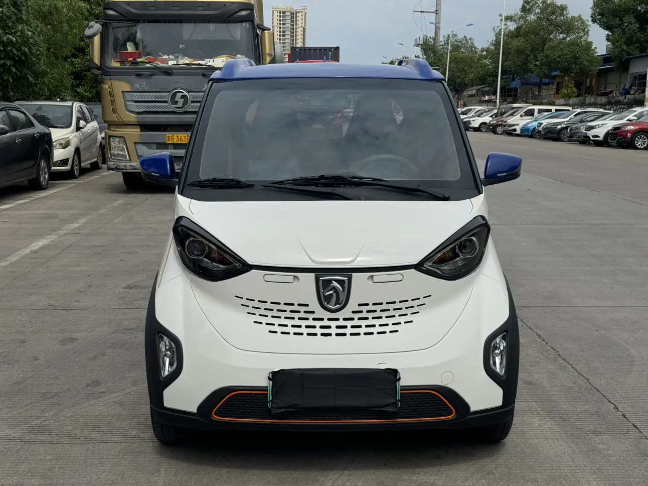 Baojun E100