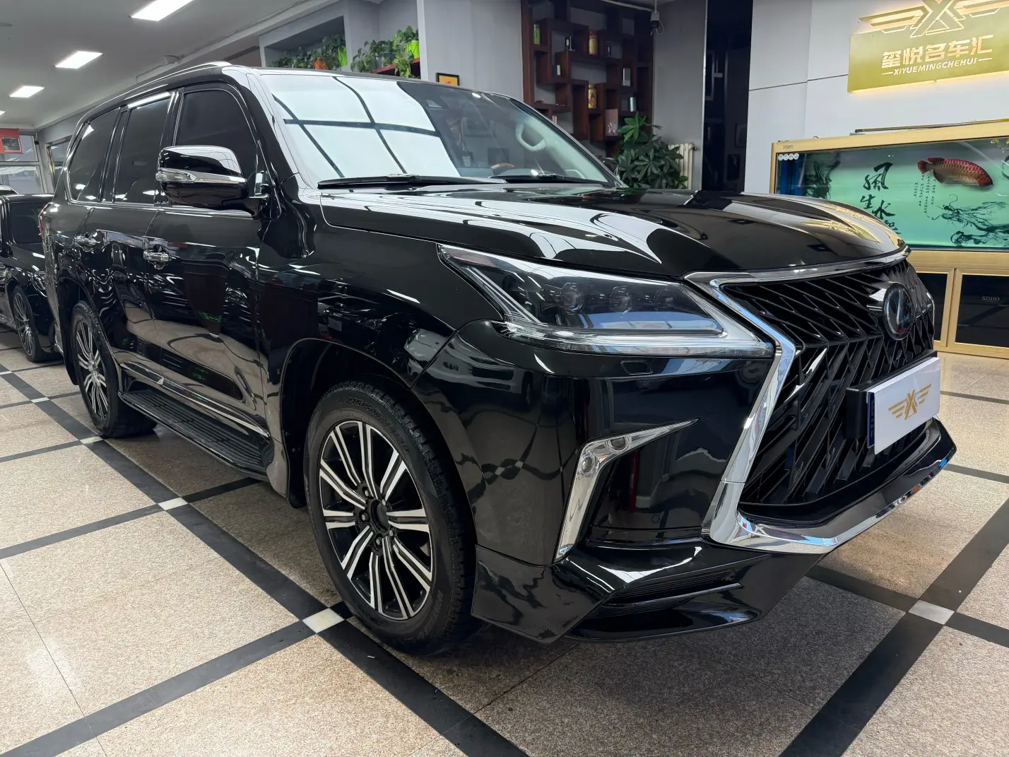 Lexus LX
