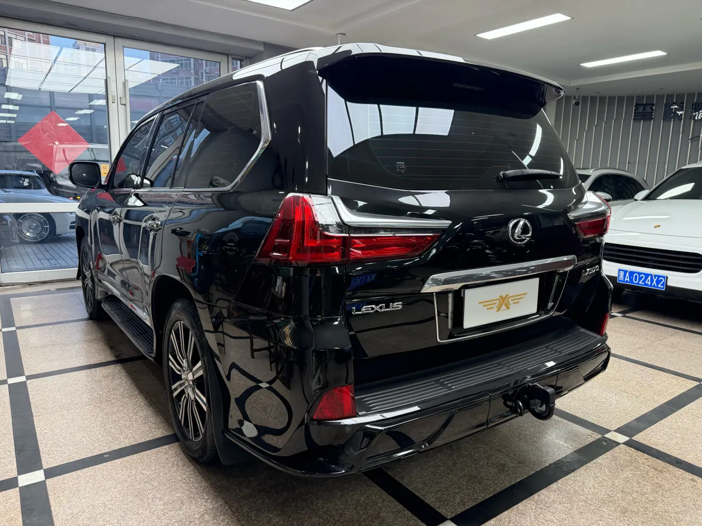 Lexus LX