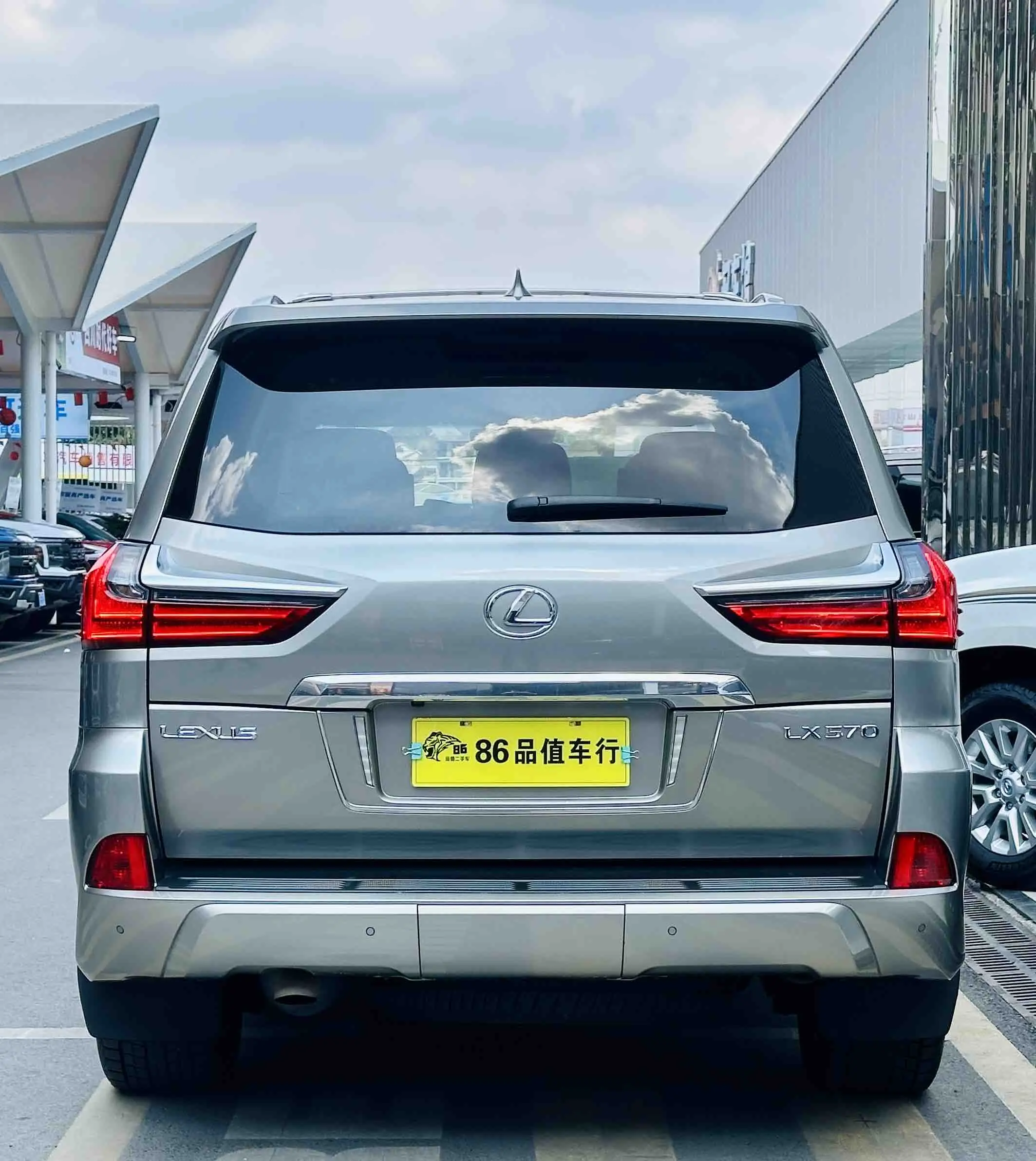 Lexus LX