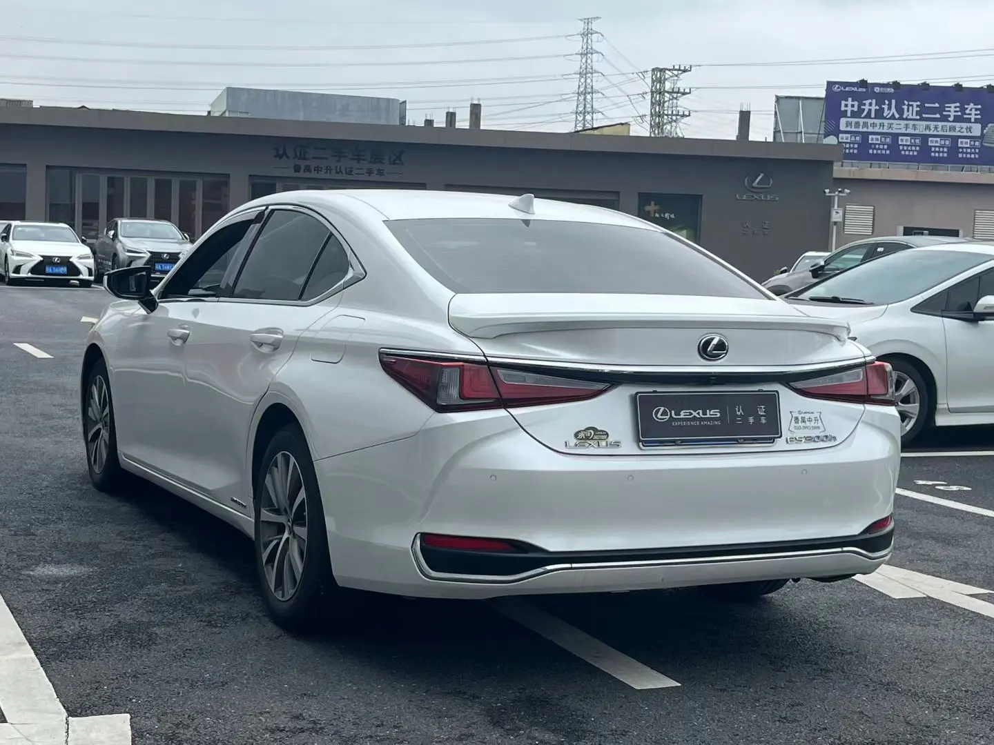 Lexus ES