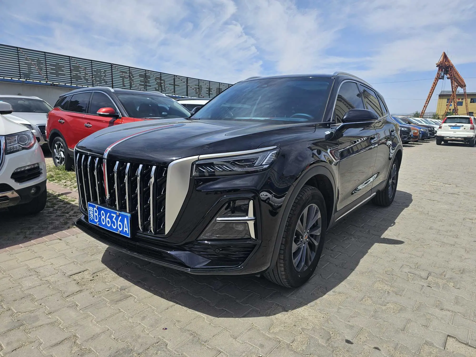 Hongqi HS5